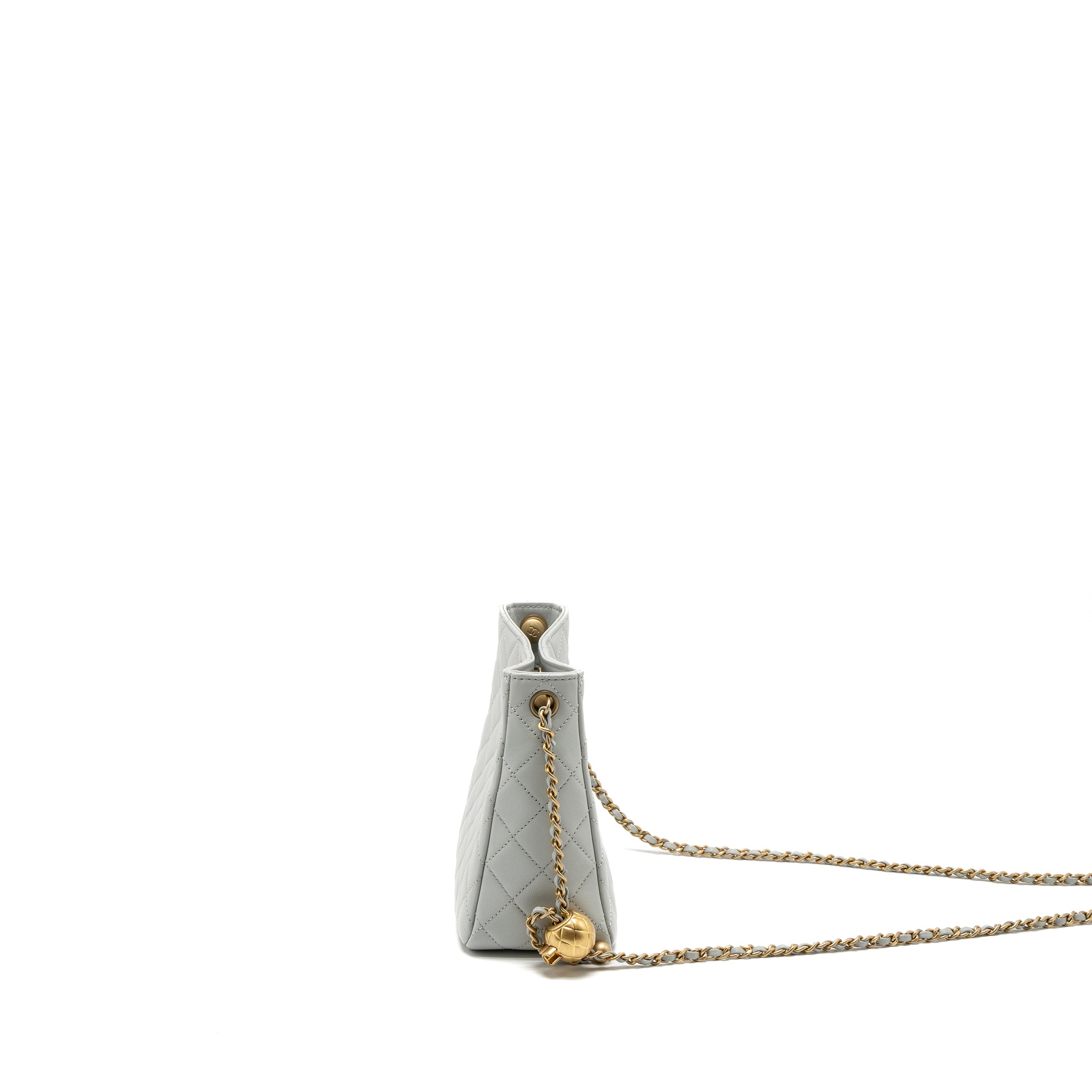 Chanel Pearl Crush Hobo Bag Lambskin Light Grey Brushed GHW (Microchip) - Image 4