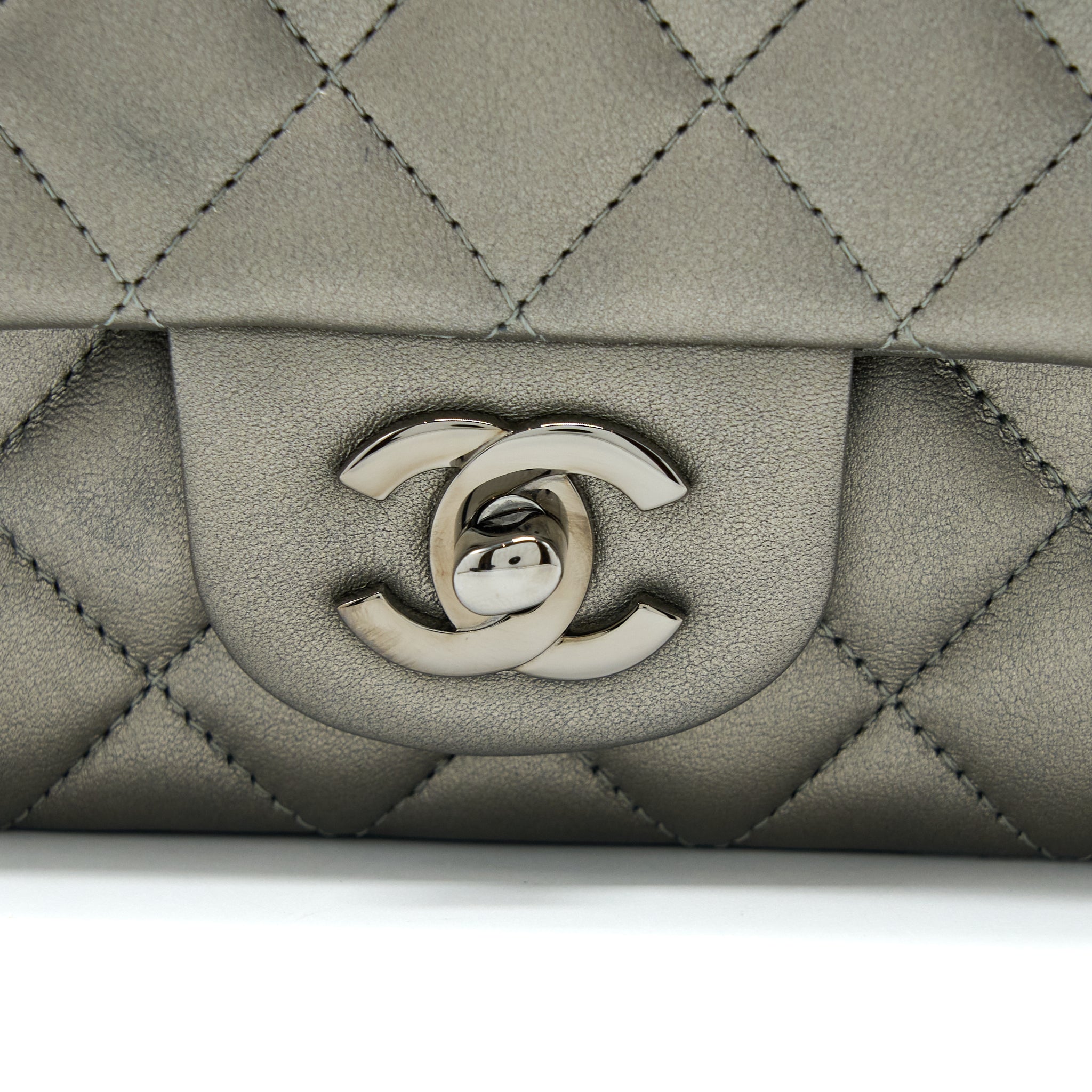 Chanel 21B Mini Rectangular Flap Bag Calfskin Metallic Silver with Shiny Ruthenium Hardware (Microchip) - Image 7