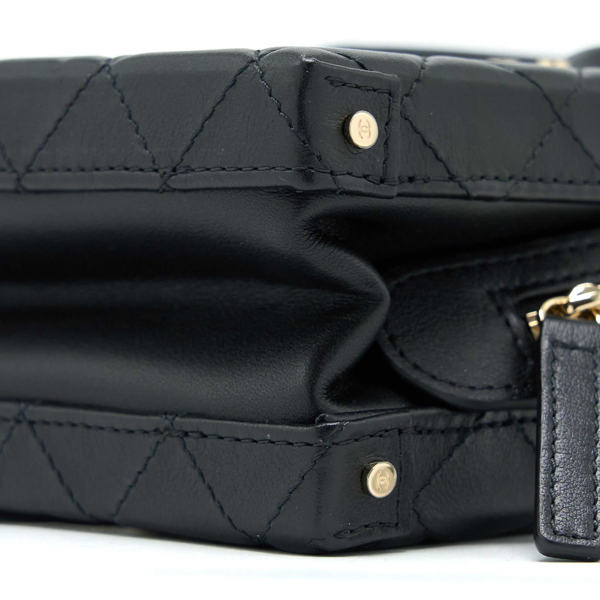 Chanel 22B Small Vanity Case Calfskin Black GHW (Microchip) - Image 8