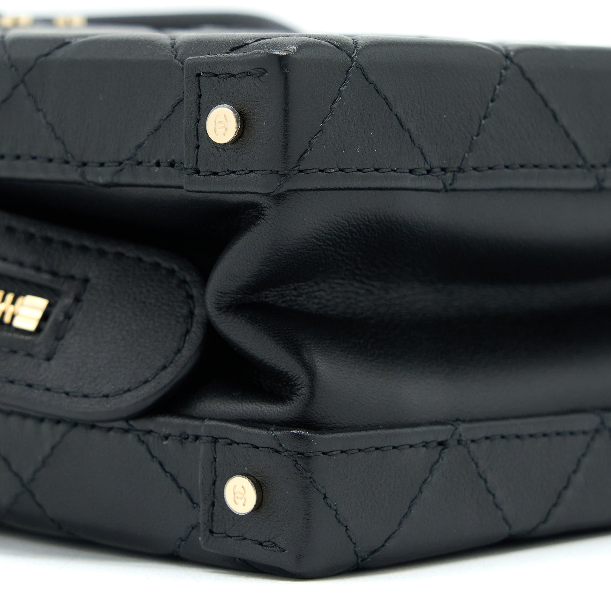 Chanel 22B Small Vanity Case Calfskin Black GHW (Microchip) - Image 9