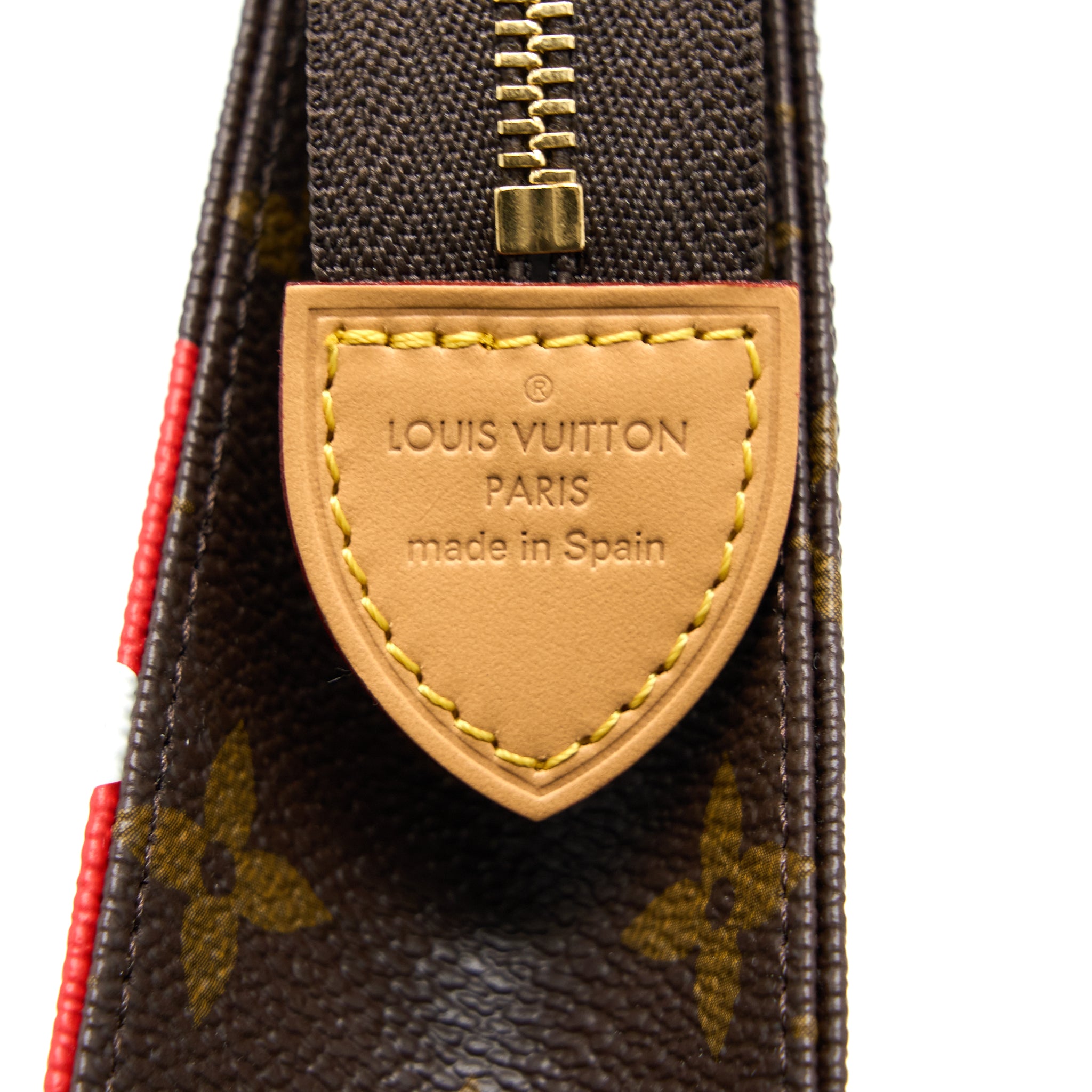 Louis Vuitton Toiletry Pochette 26 Game on Heart Monogram Canvas GHW - Image 9