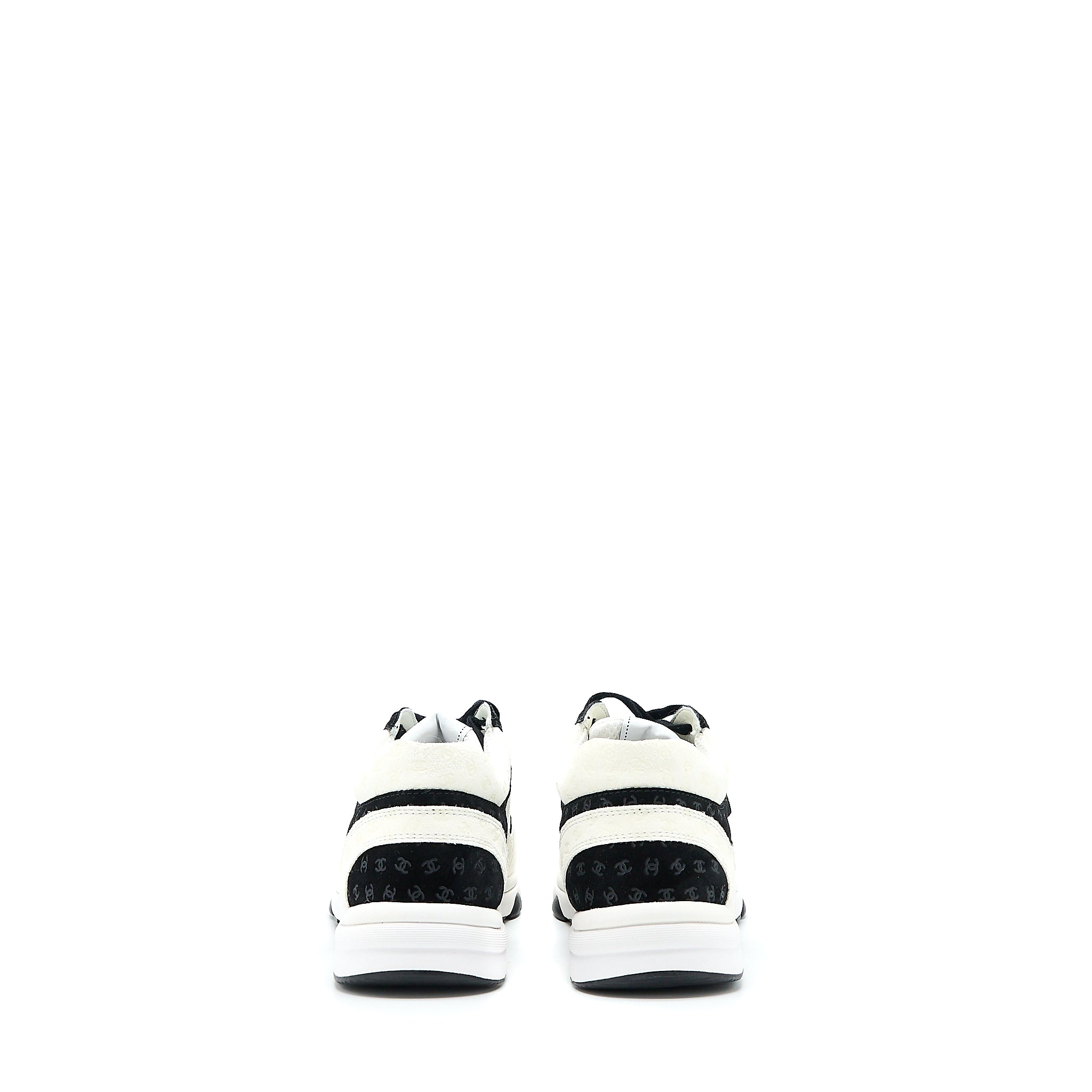 Chanel Size 38.5 22A Trainers Printed Suede Calfskin Black/White - Image 4