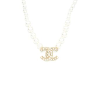 Chanel CC Logo and Pearl Necklace/ Choker