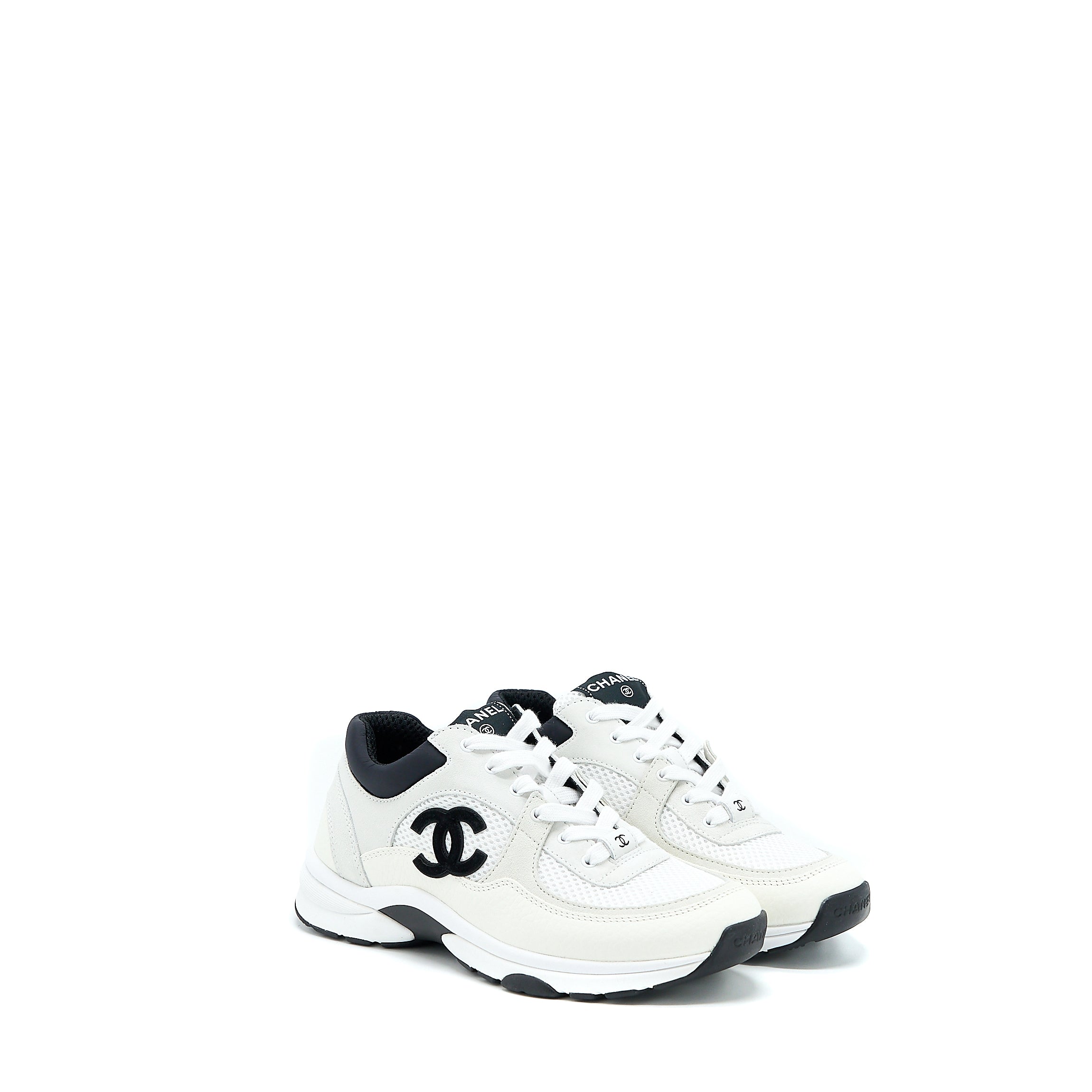 Chanel Size 37 CC Logo Sneaker Calfskin/Suede Black/White