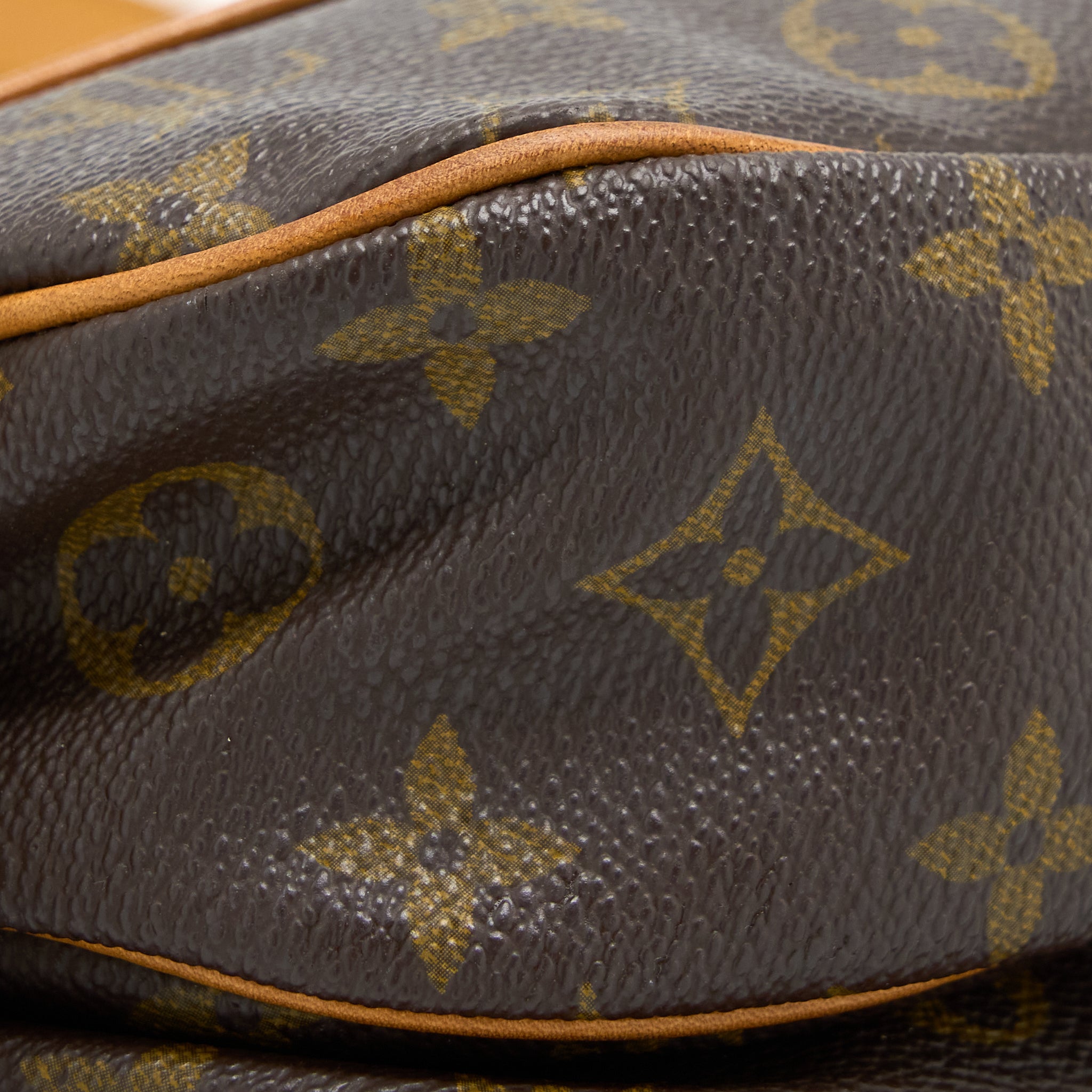 Louis Vuitton Vintage Saumur Cloth Crossbody Bag Monogram Canvas GHW - Image 12
