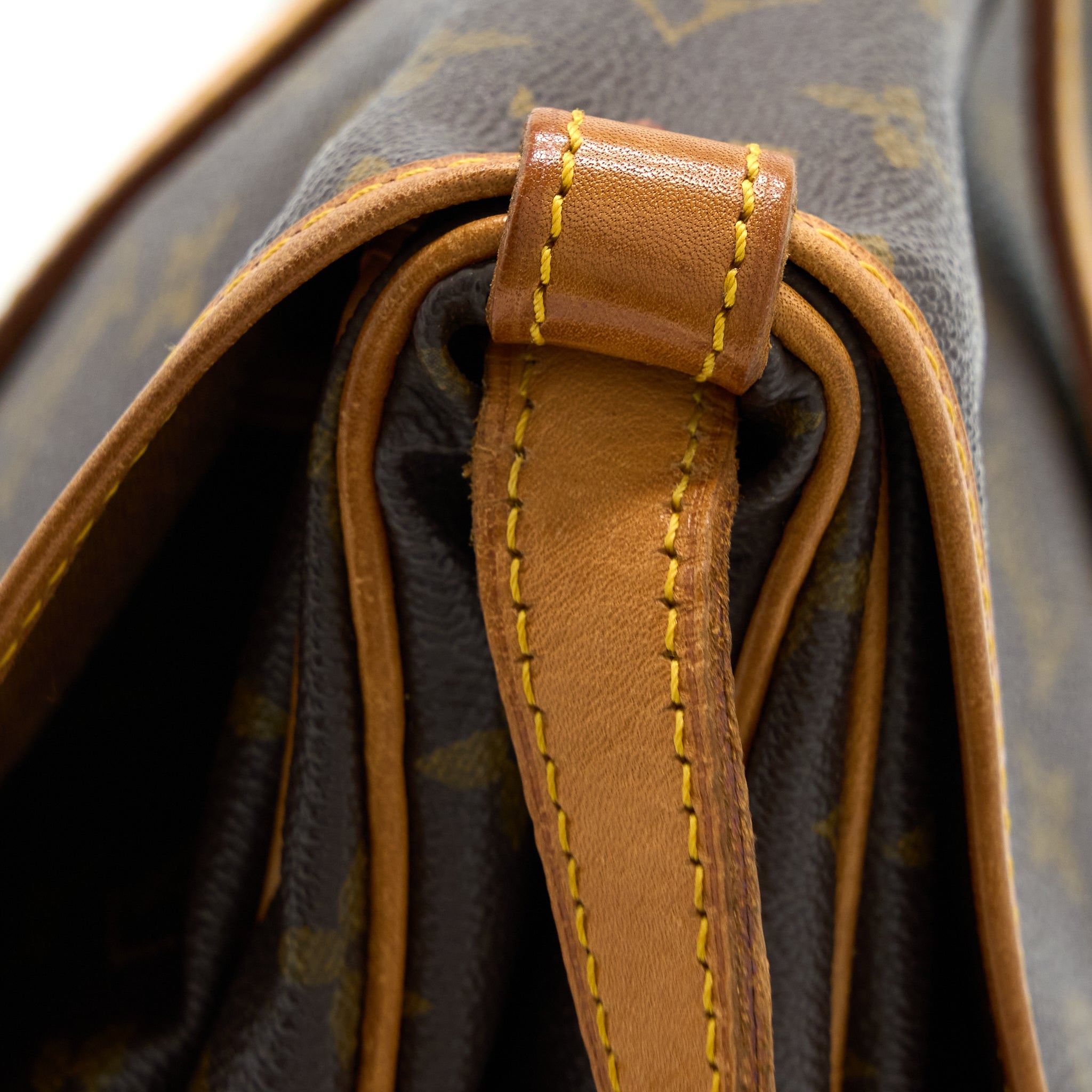 Louis Vuitton Vintage Saumur Cloth Crossbody Bag Monogram Canvas GHW - Image 13