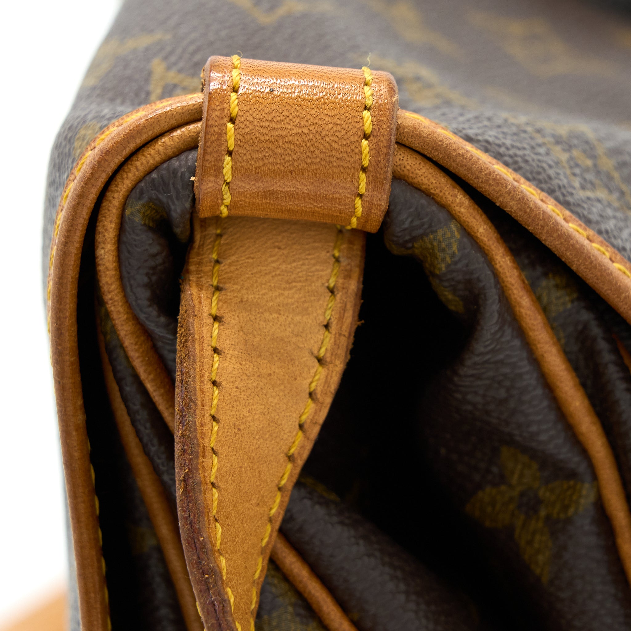 Louis Vuitton Vintage Saumur Cloth Crossbody Bag Monogram Canvas GHW - Image 14
