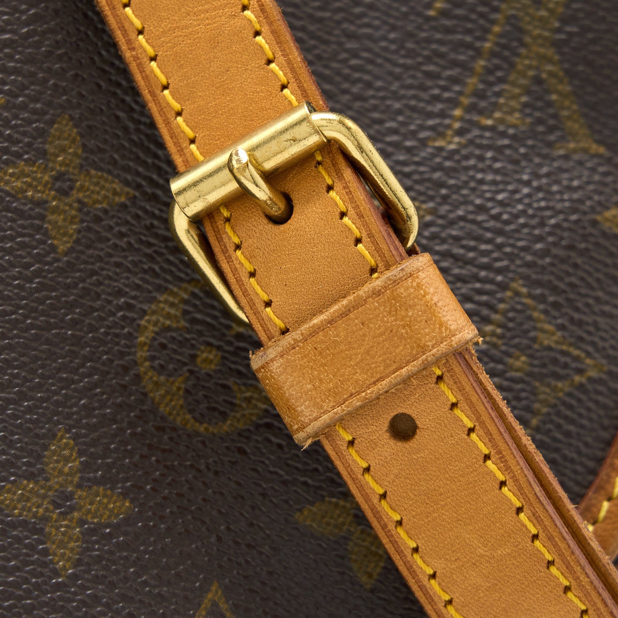 Louis Vuitton Vintage Saumur Cloth Crossbody Bag Monogram Canvas GHW - Image 8