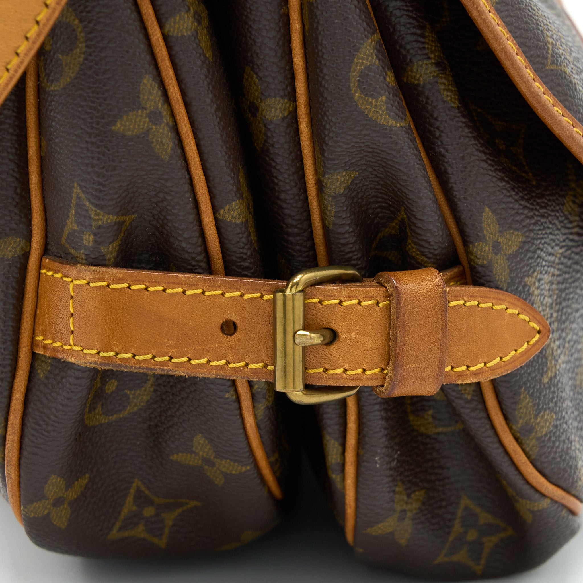 Louis Vuitton Vintage Saumur Cloth Crossbody Bag Monogram Canvas GHW - Image 16