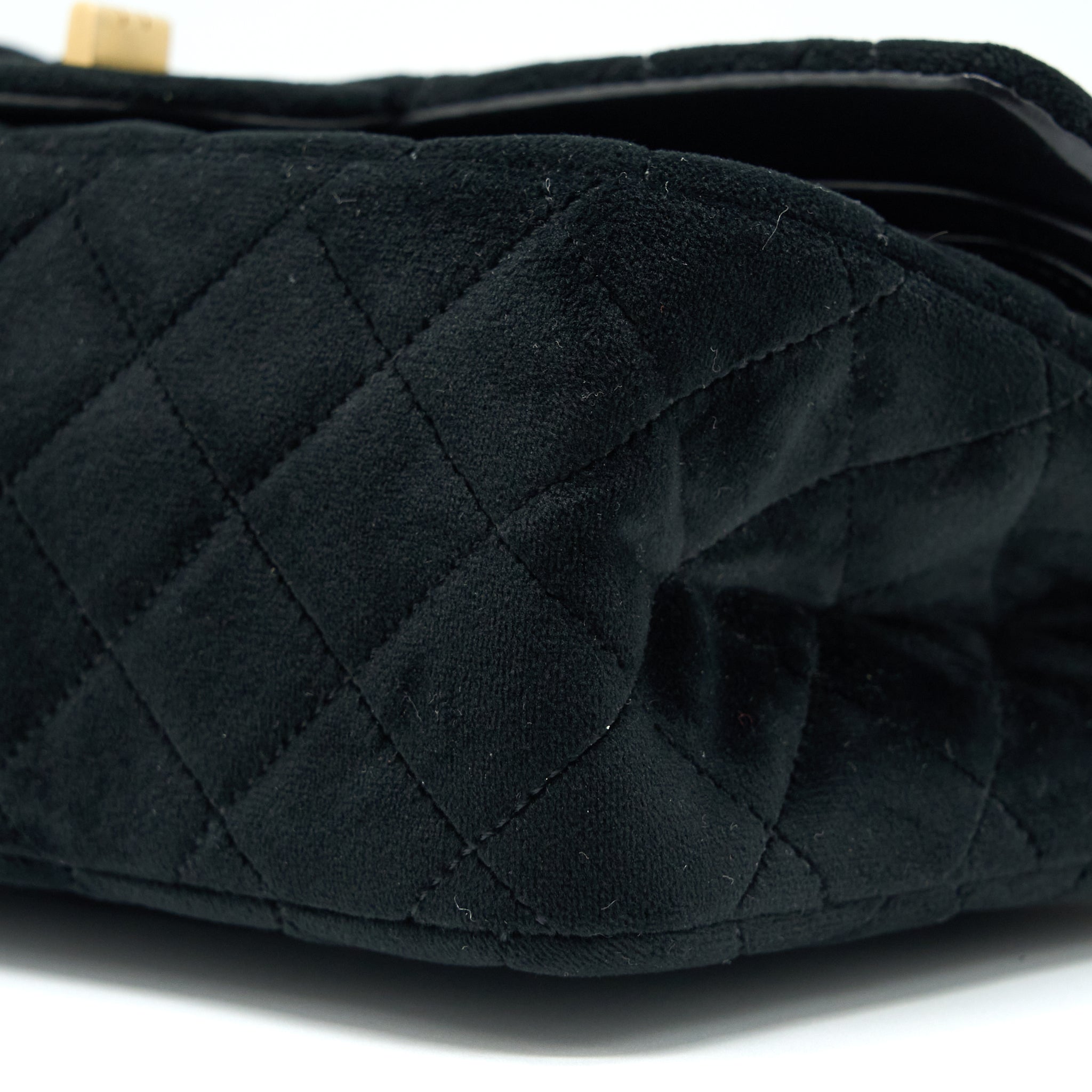 Chanel Small 2.55 Reissue Flap Bag Velvet Black GHW - Image 10