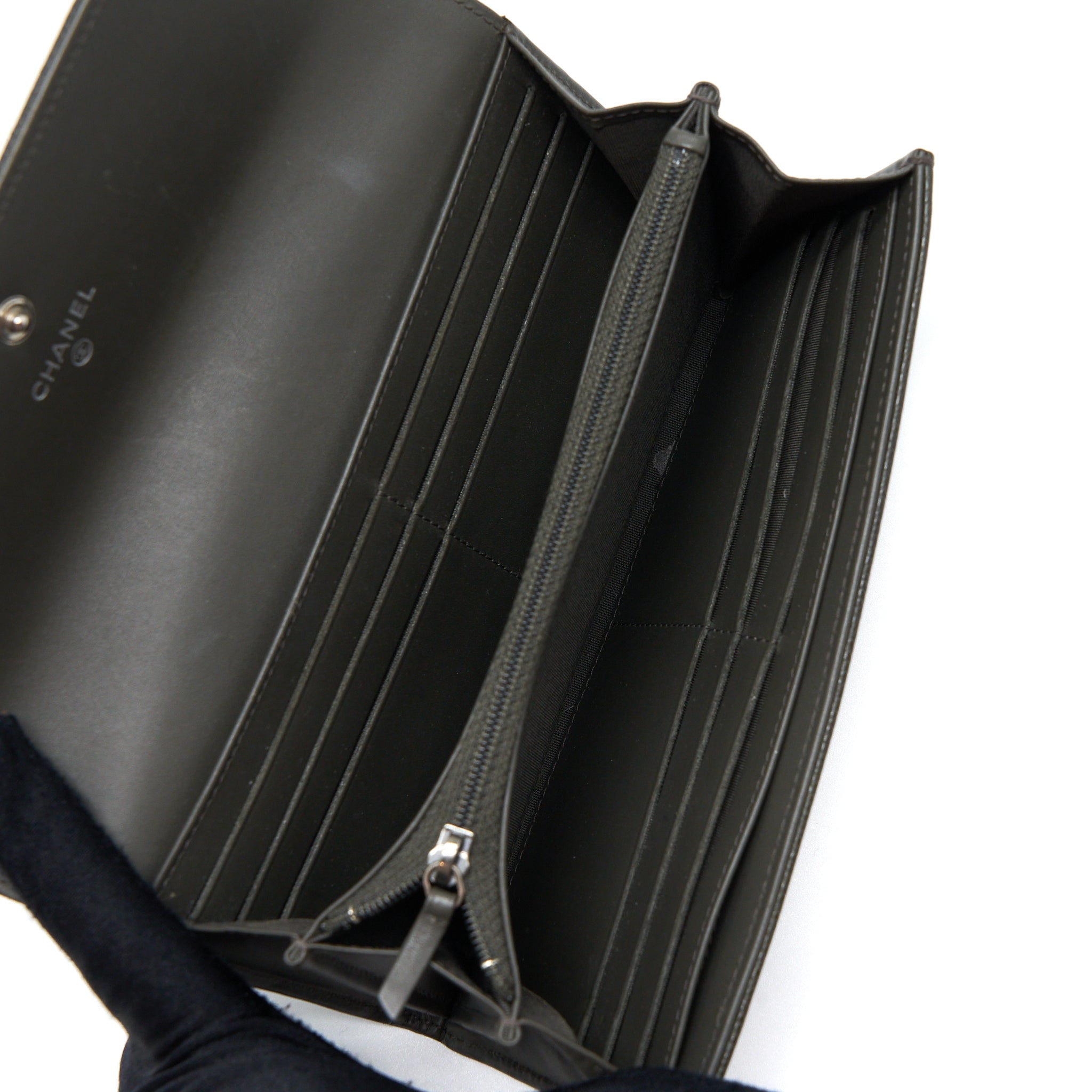 Chanel CC Logo Flap Long Wallet Caviar Dark Olive Green SHW - Image 3