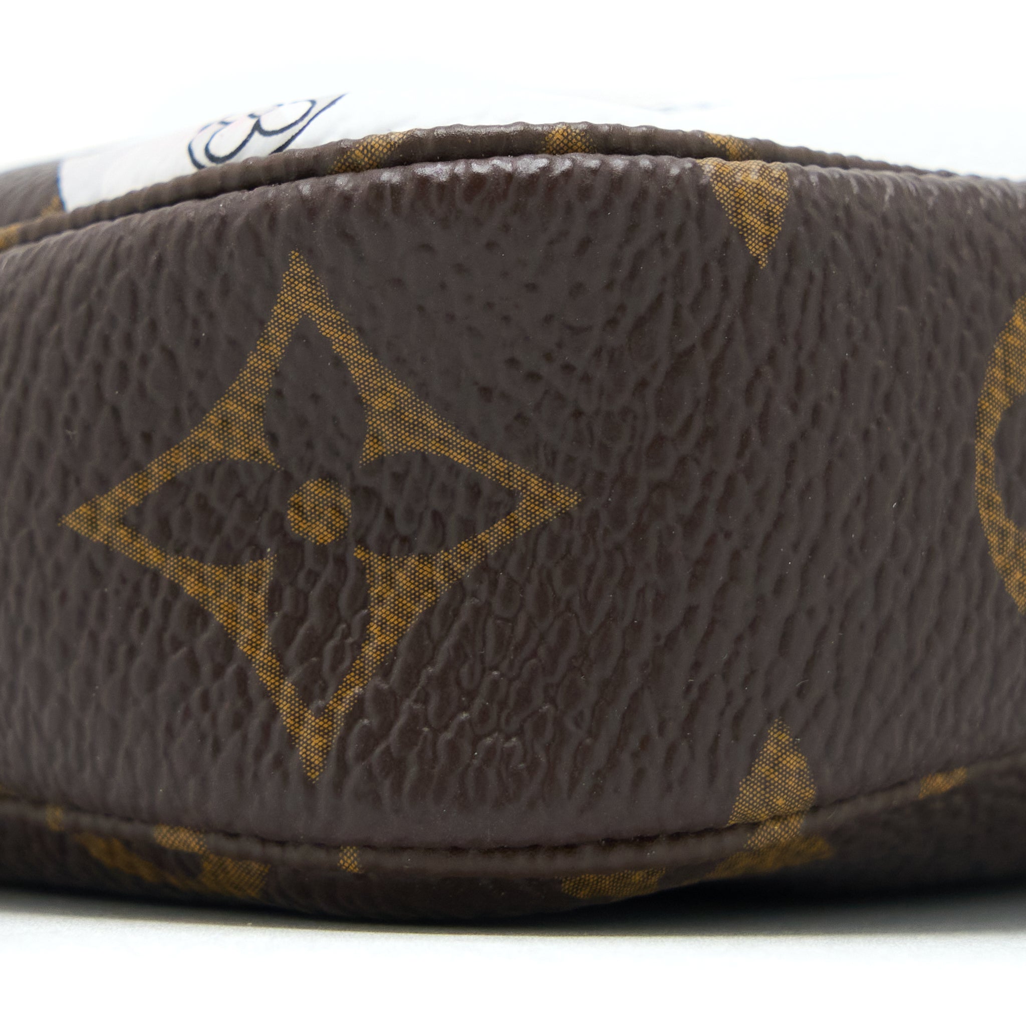 Louis Vuitton 2019 Limited Mini Pochette Accessories Monogram Canvas GHW - Image 7
