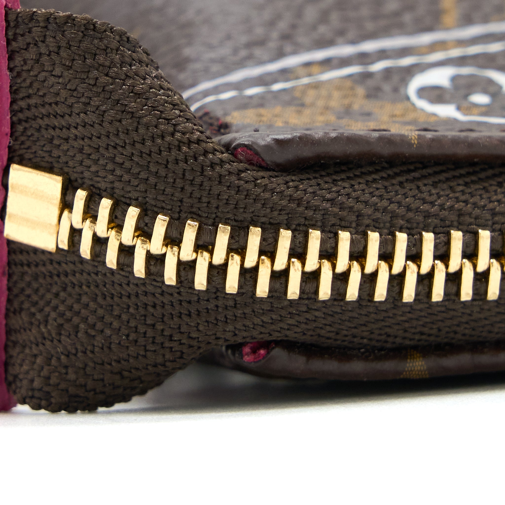 Louis Vuitton 2019 Limited Mini Pochette Accessories Monogram Canvas GHW - Image 6