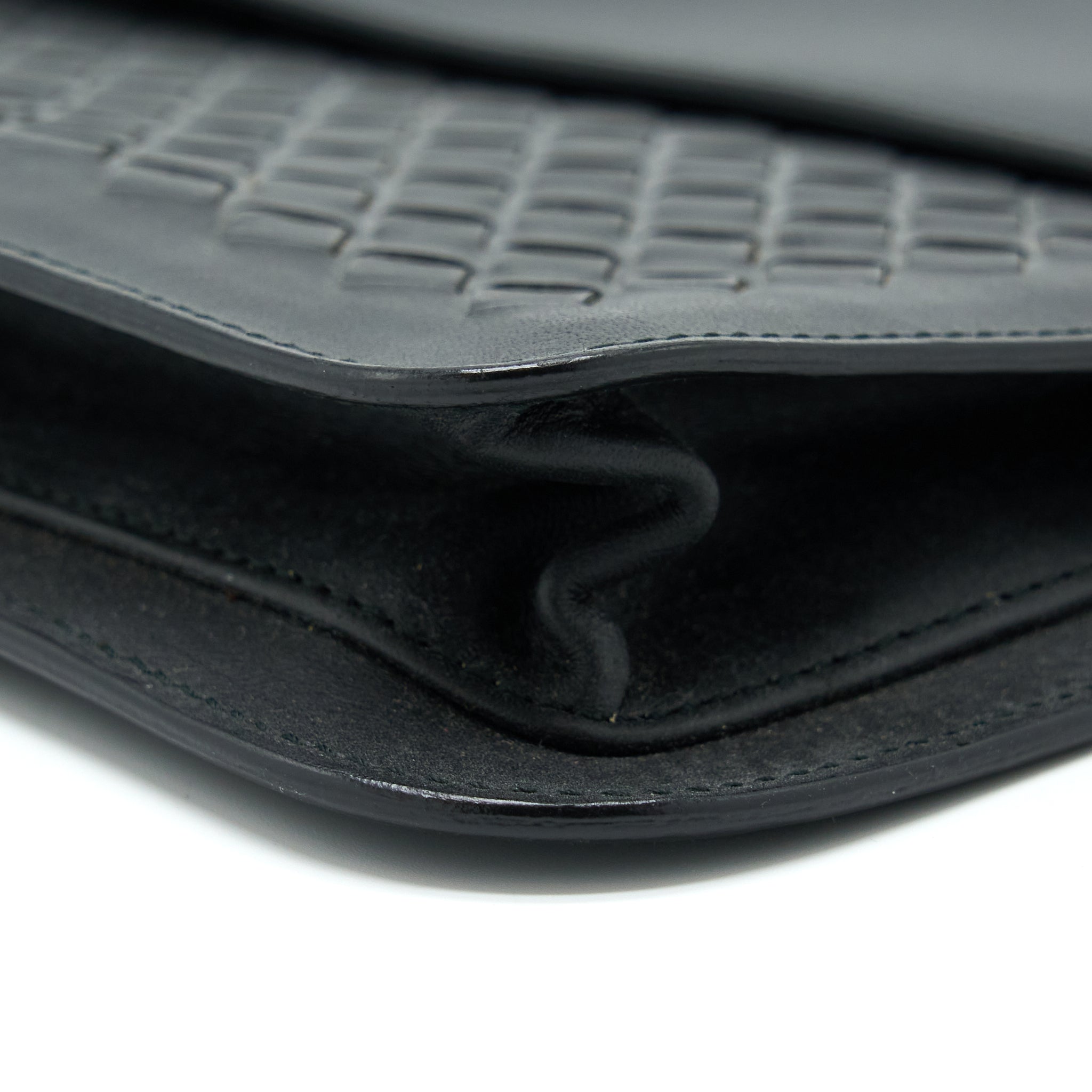 Bottega Veneta Men’s Pouch Intrecciate Black With Black Hardware - Image 3