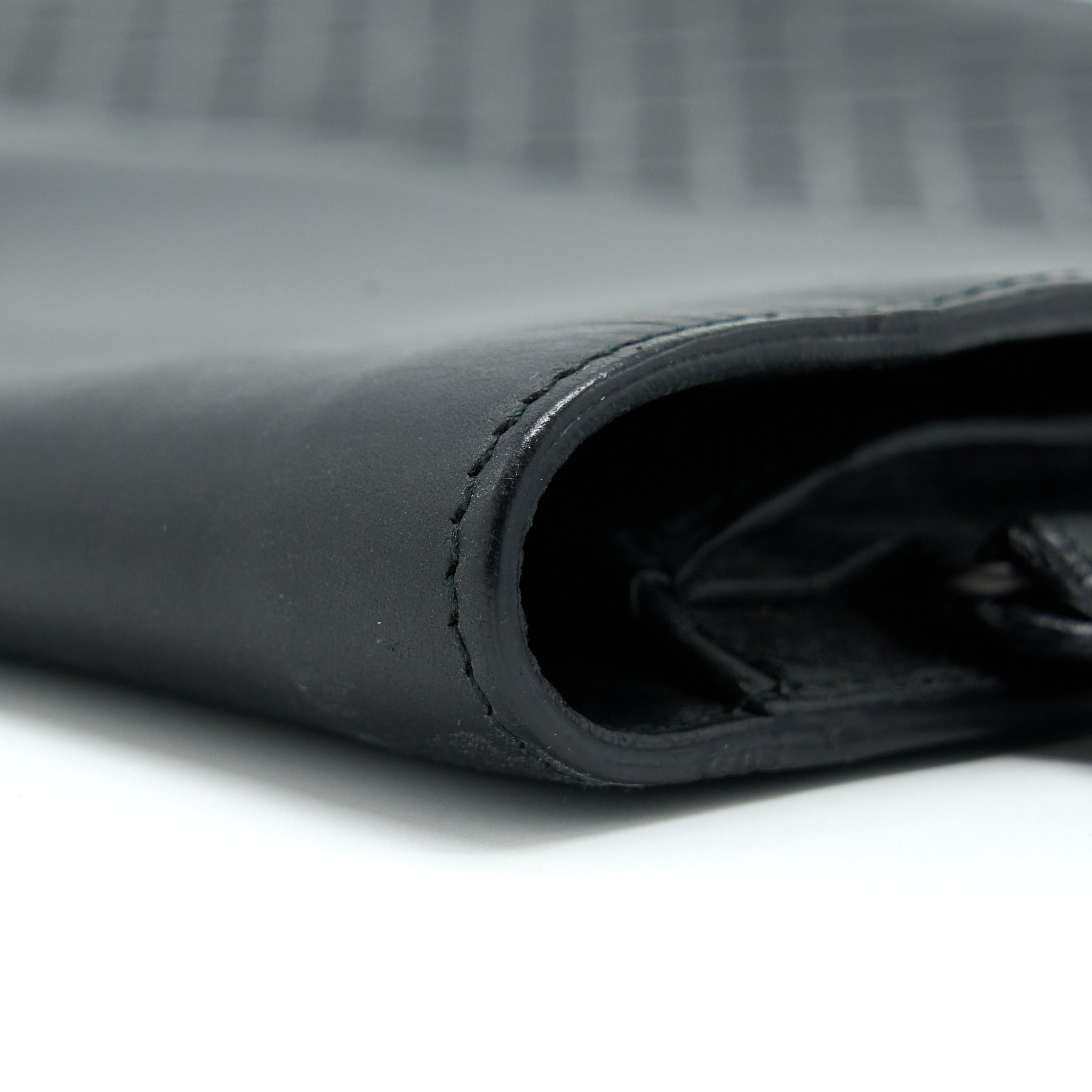 Bottega Veneta Men’s Pouch Intrecciate Black With Black Hardware - Image 5
