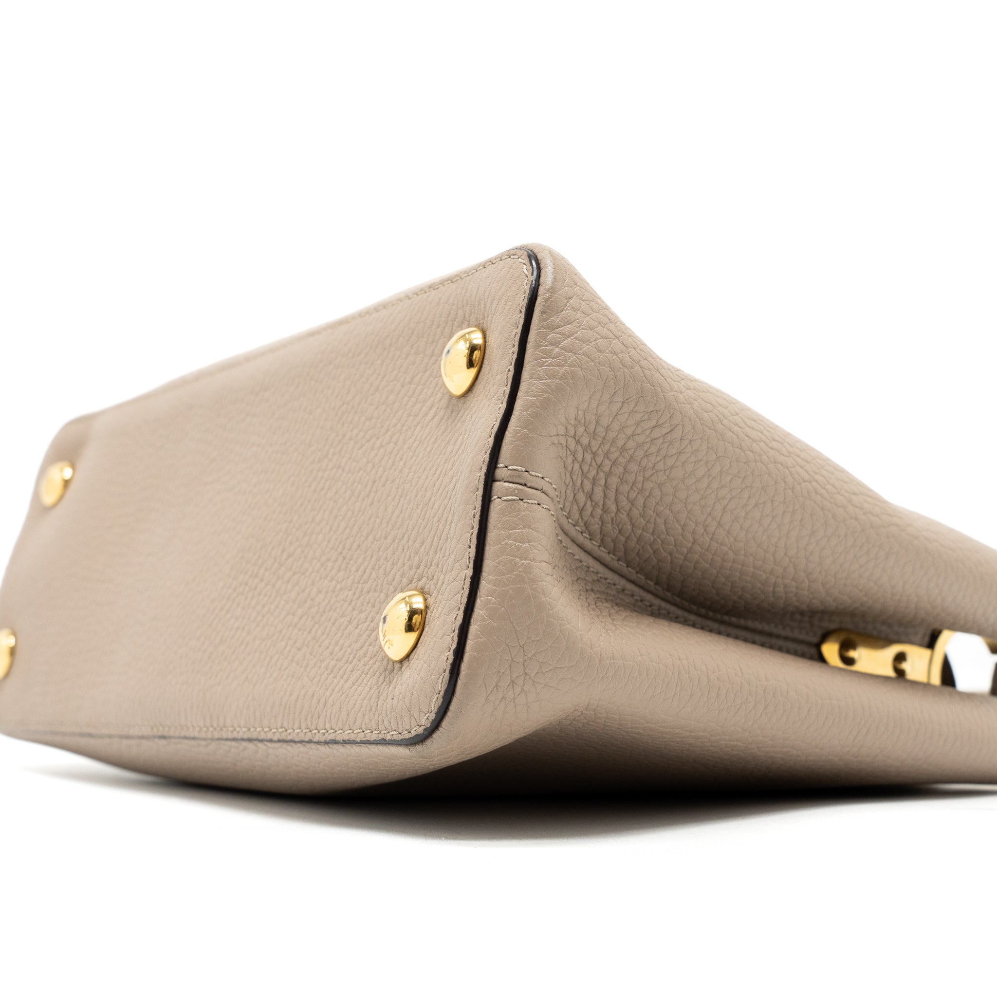 Louis Vuitton Capucines MM Taurillon Light Grey GHW - Image 13