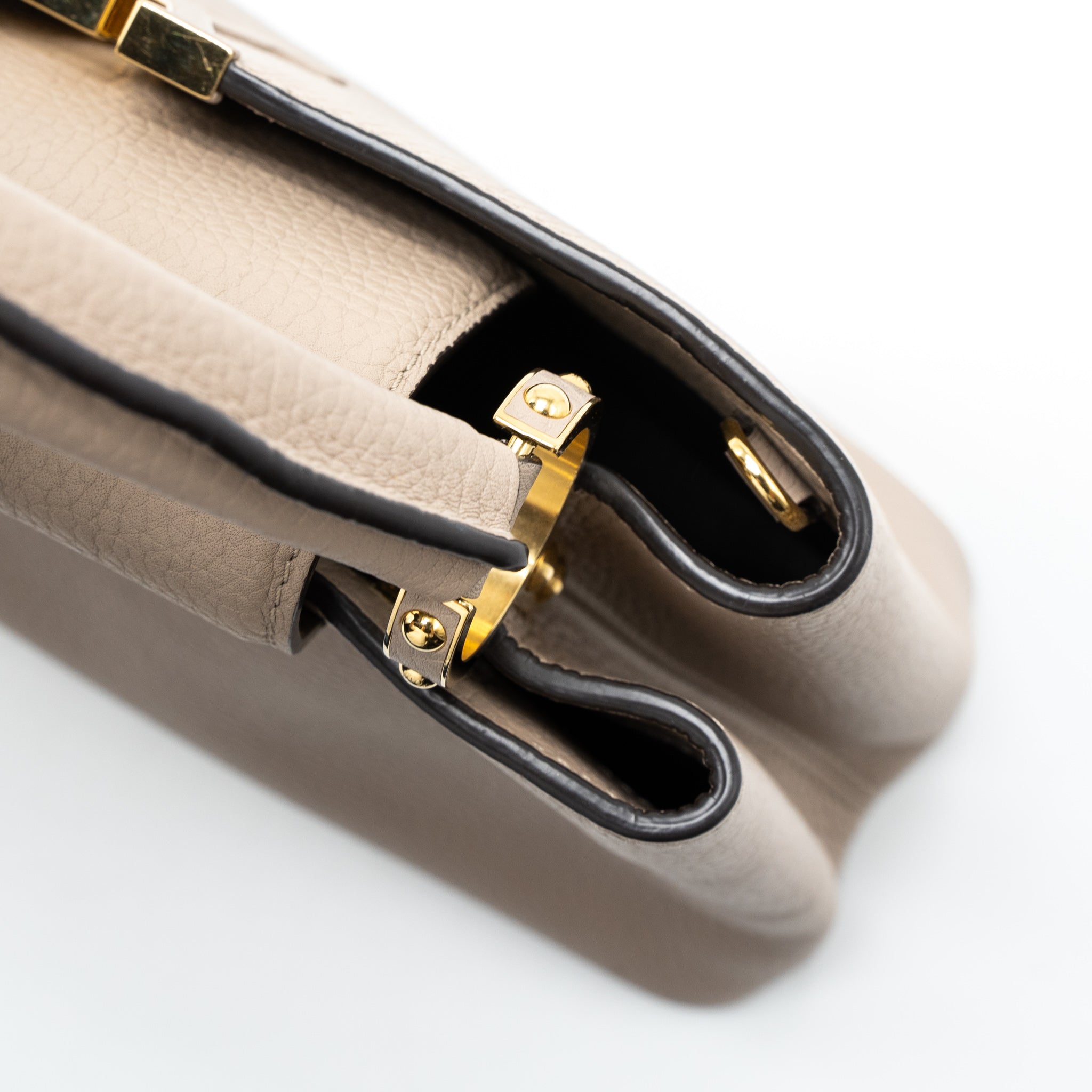 Louis Vuitton Capucines MM Taurillon Light Grey GHW - Image 8