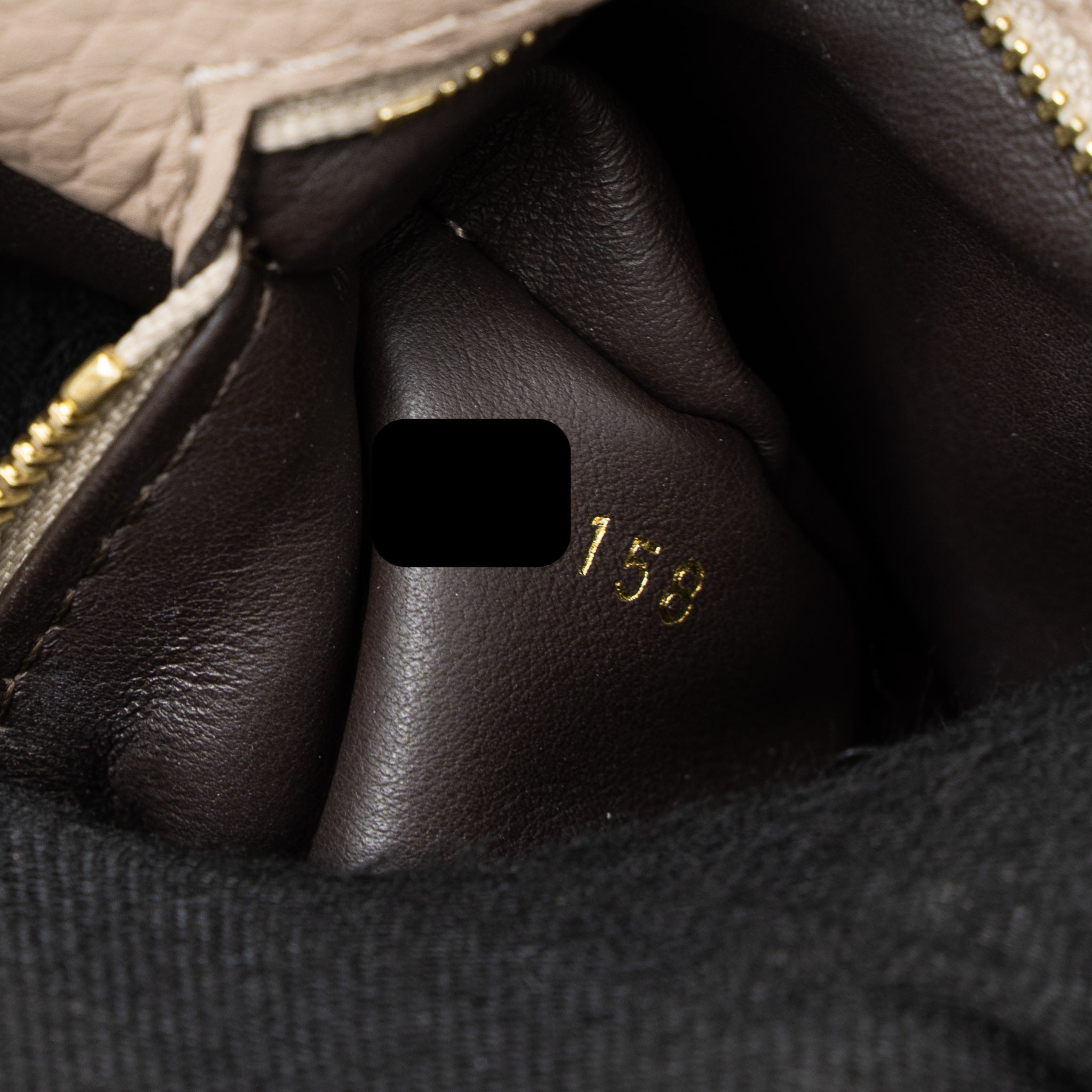 Louis Vuitton Capucines MM Taurillon Light Grey GHW - Image 14