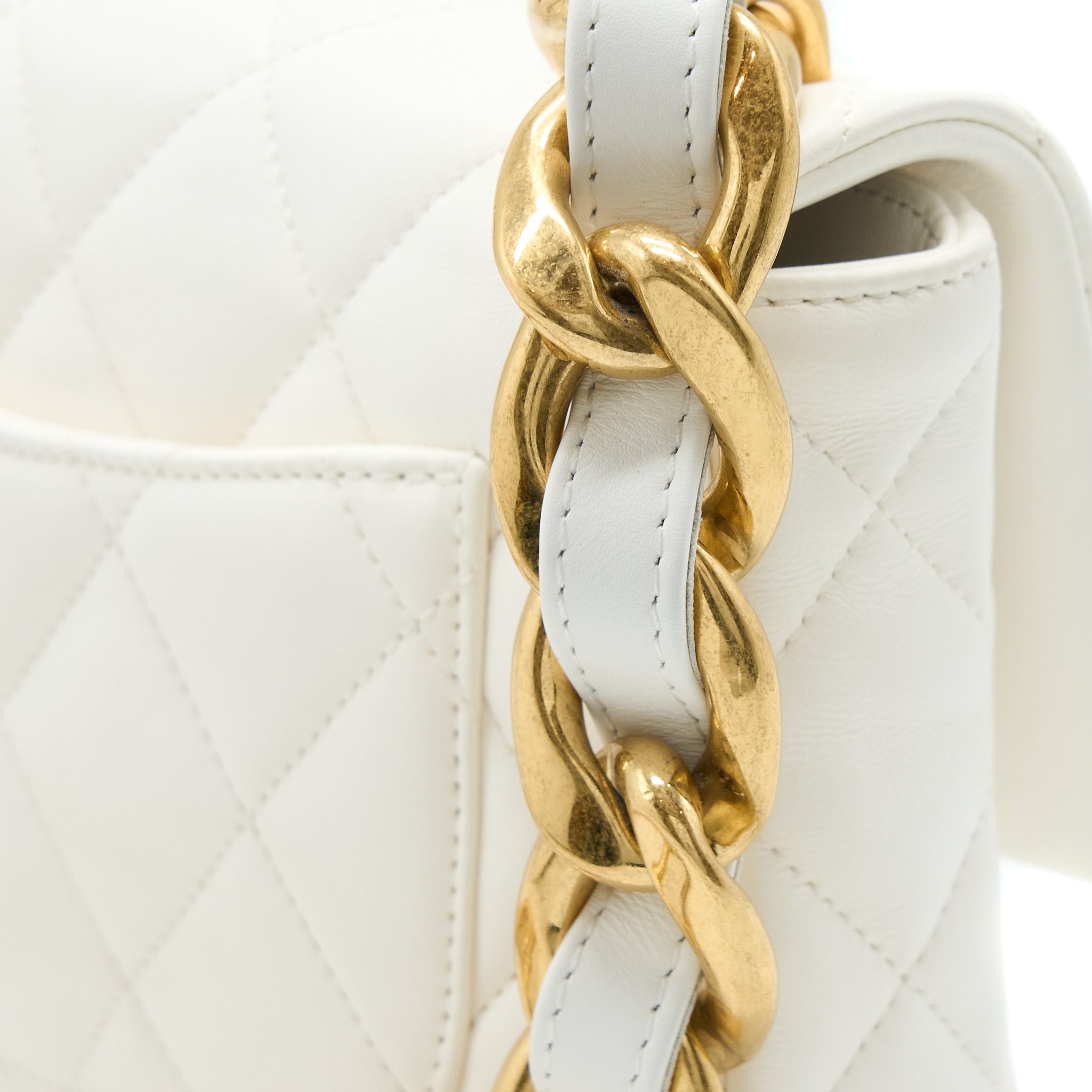 Chanel 22S Giant Chain Flap Shoulder Bag Lambskin White Brushed GHW (Microchip) - Image 8