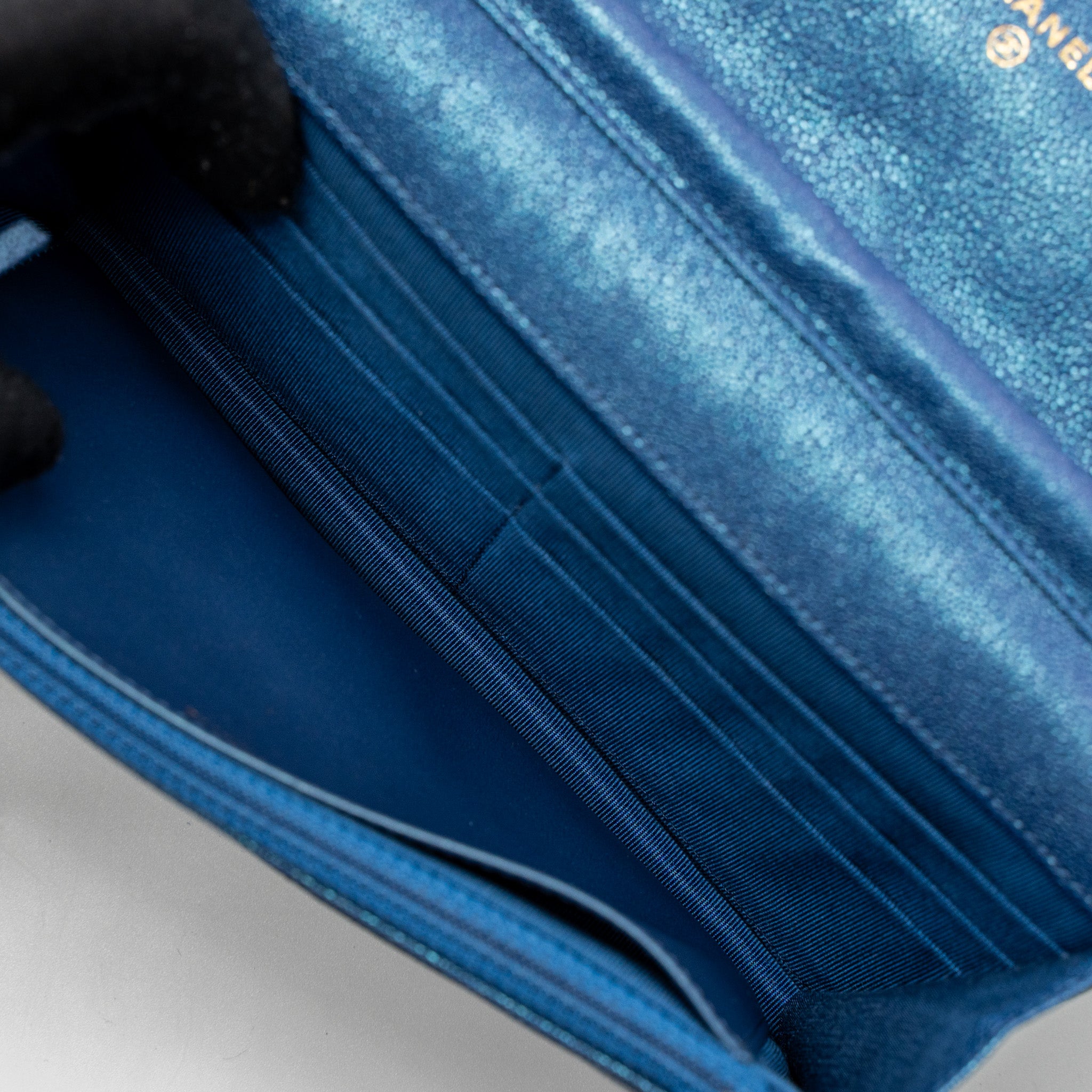Chanel Classic Wallet On Chain Caviar Iridescent Blue LGHW - Image 7