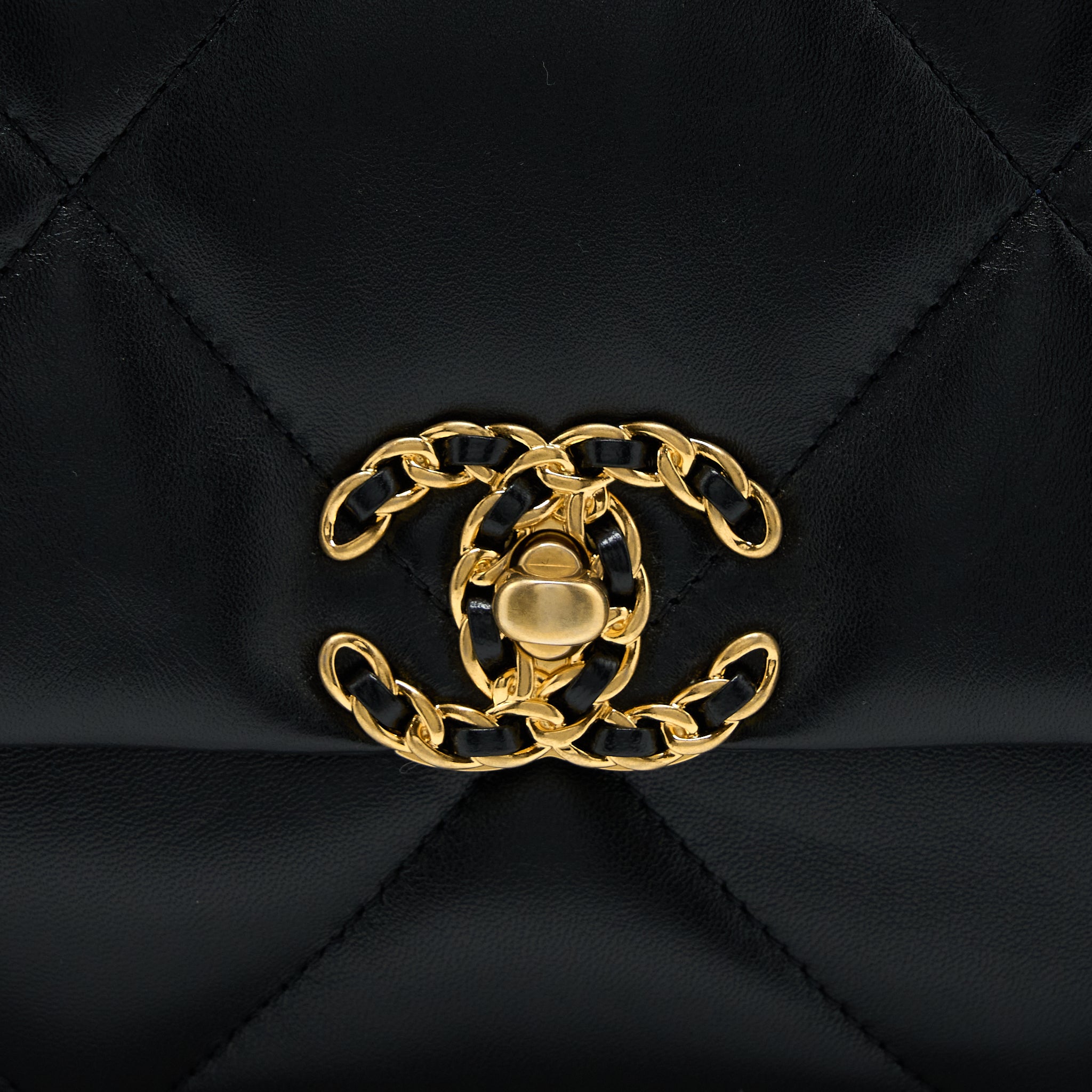 Chanel Small 19 Bag Lambskin Black Multicolour Hardware (Microchip) - Image 7