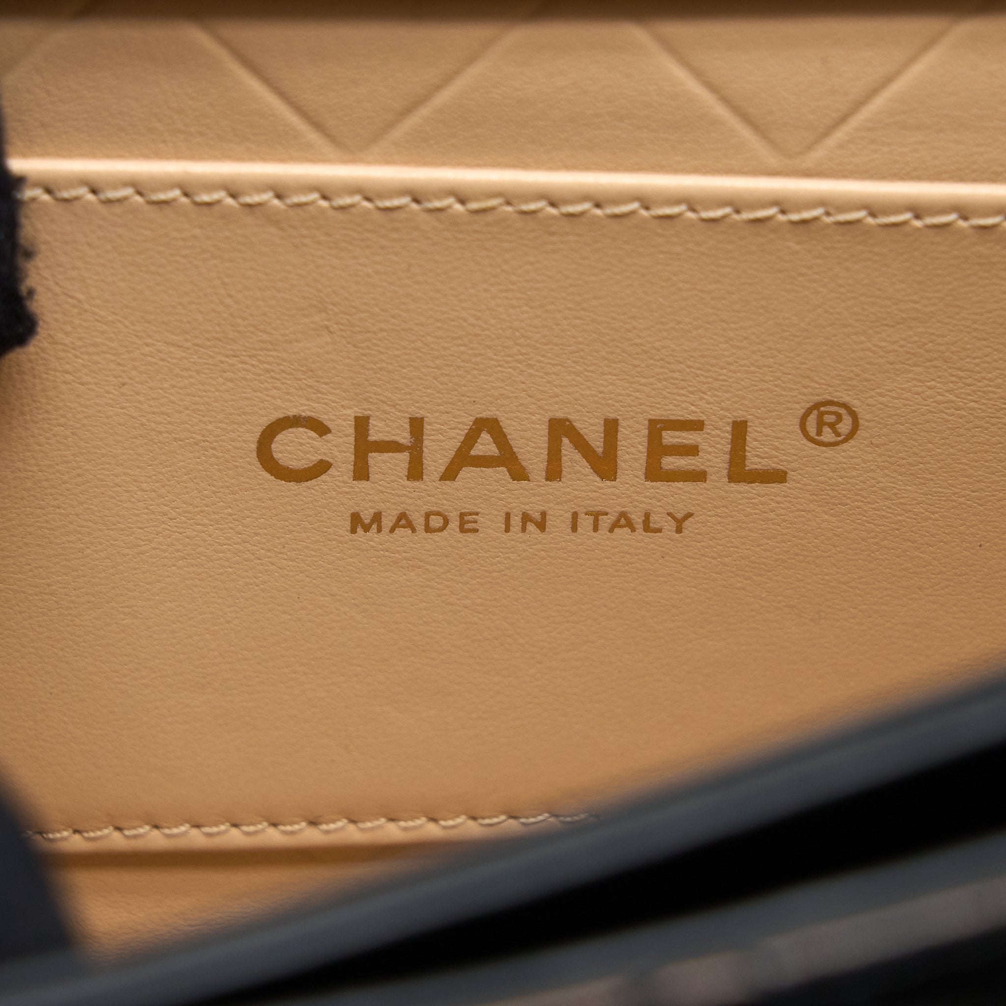 Chanel 21S Moon Messenger Bag Calfskin Black GHW - Image 15