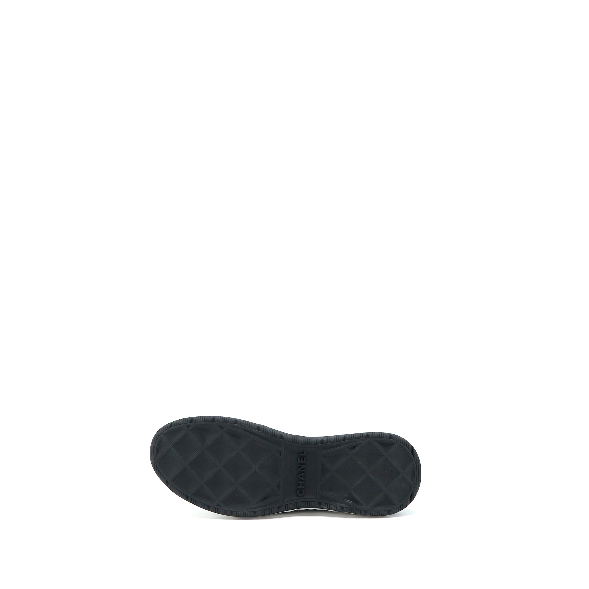 Chanel Size 41 Sport Trail Sneaker Suede/Calfskin White/Black GHW - Image 6