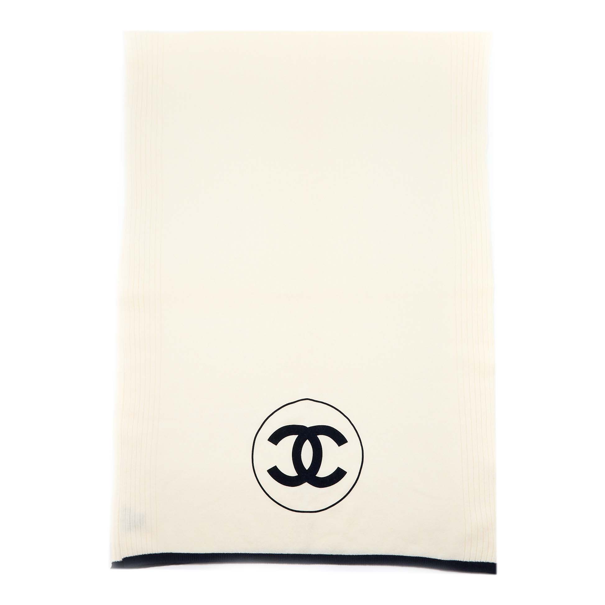 Chanel CC Logo Scarf Cashmere White/Black