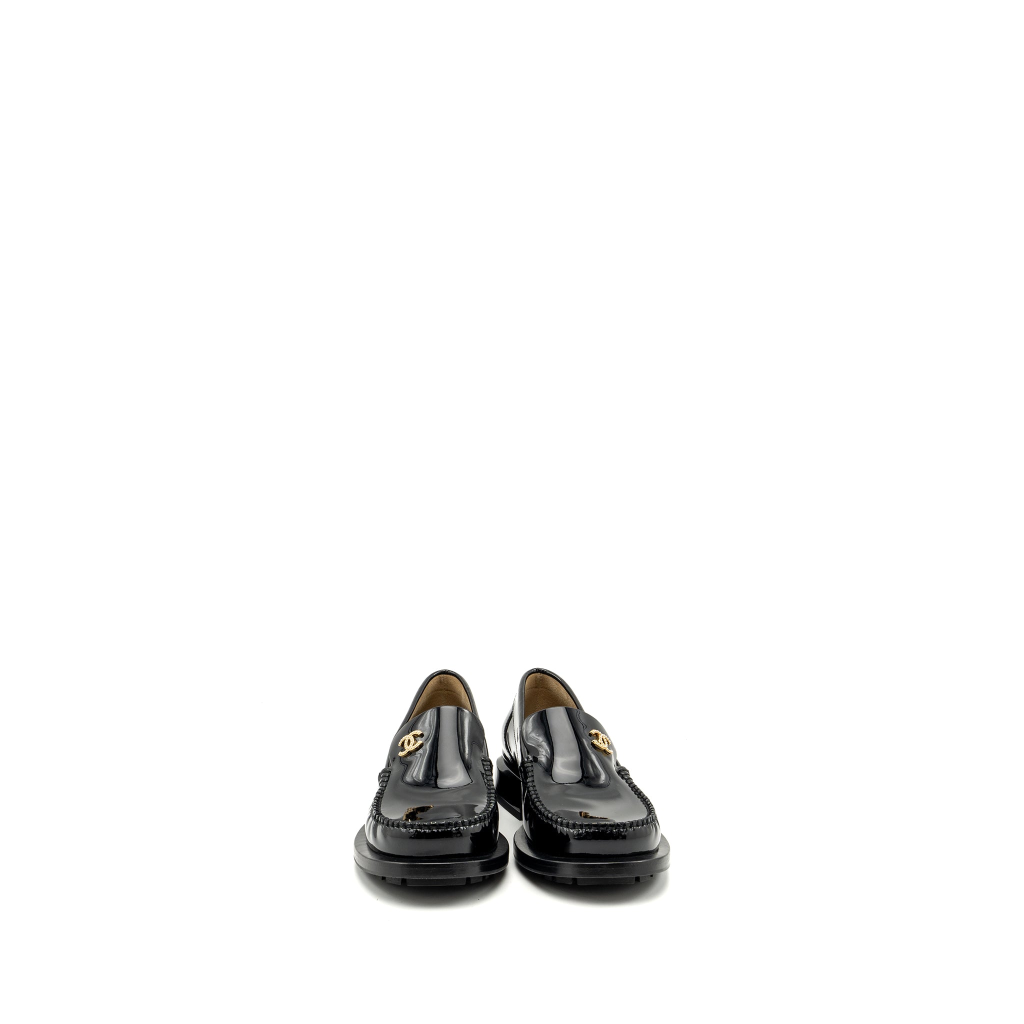 Chanel Size 38.5 CC Logo With Pearl Loafer Patent Black GHW - Image 2