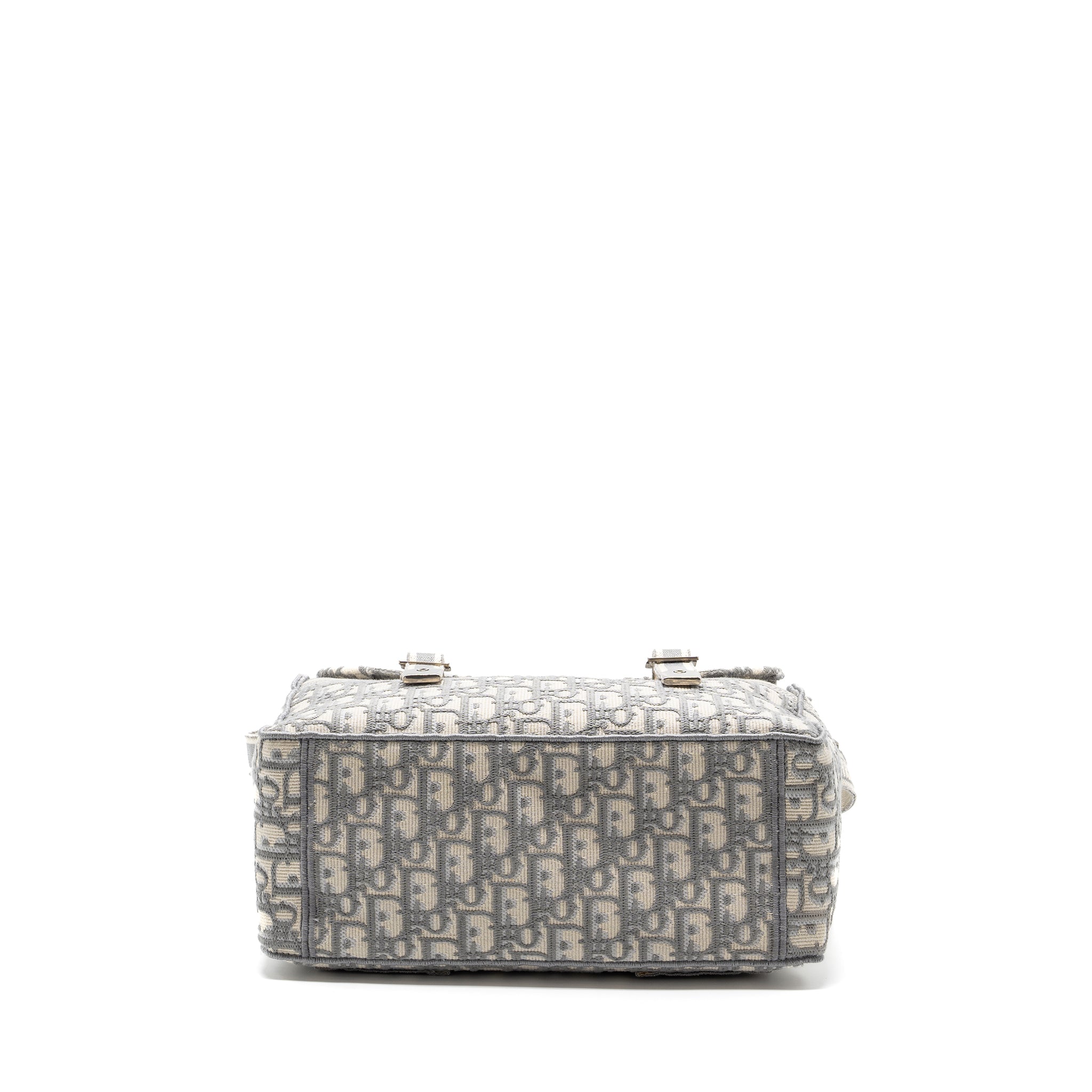 Dior Diorcamp Messenger Bag Oblique Embroidery Light Grey SHW - Image 6
