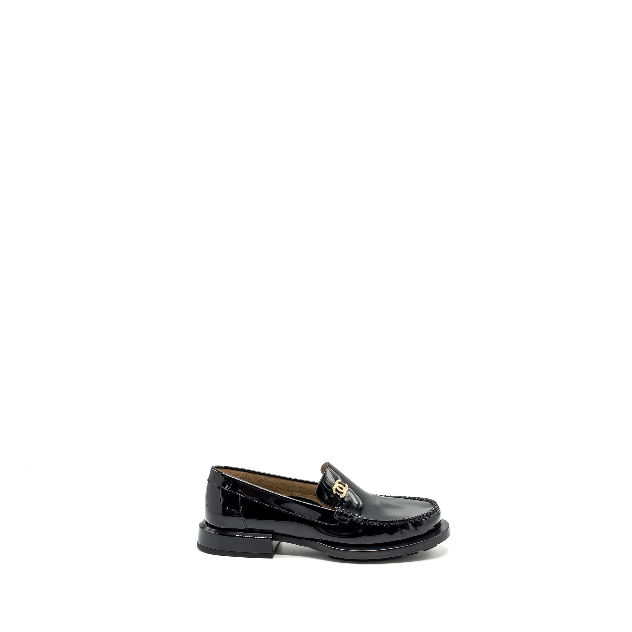 Chanel Size 38.5 CC Logo With Pearl Loafer Patent Black GHW - Image 5