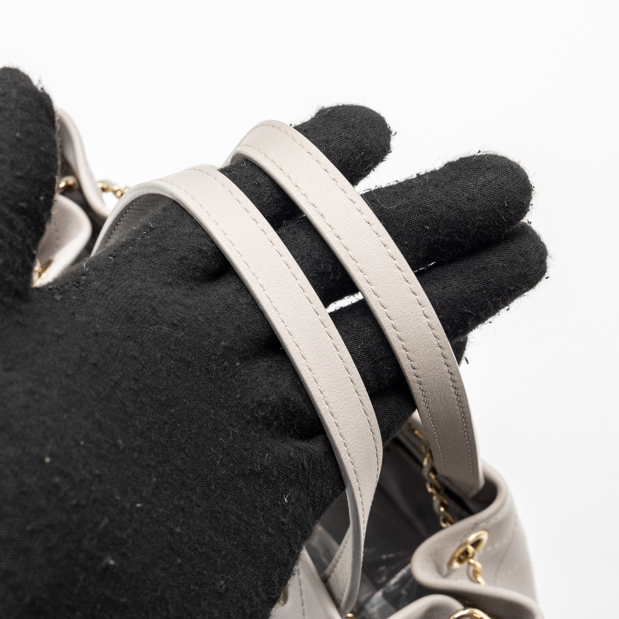 Chanel quilted bucket bag lambskin grey LGHW - Image 11