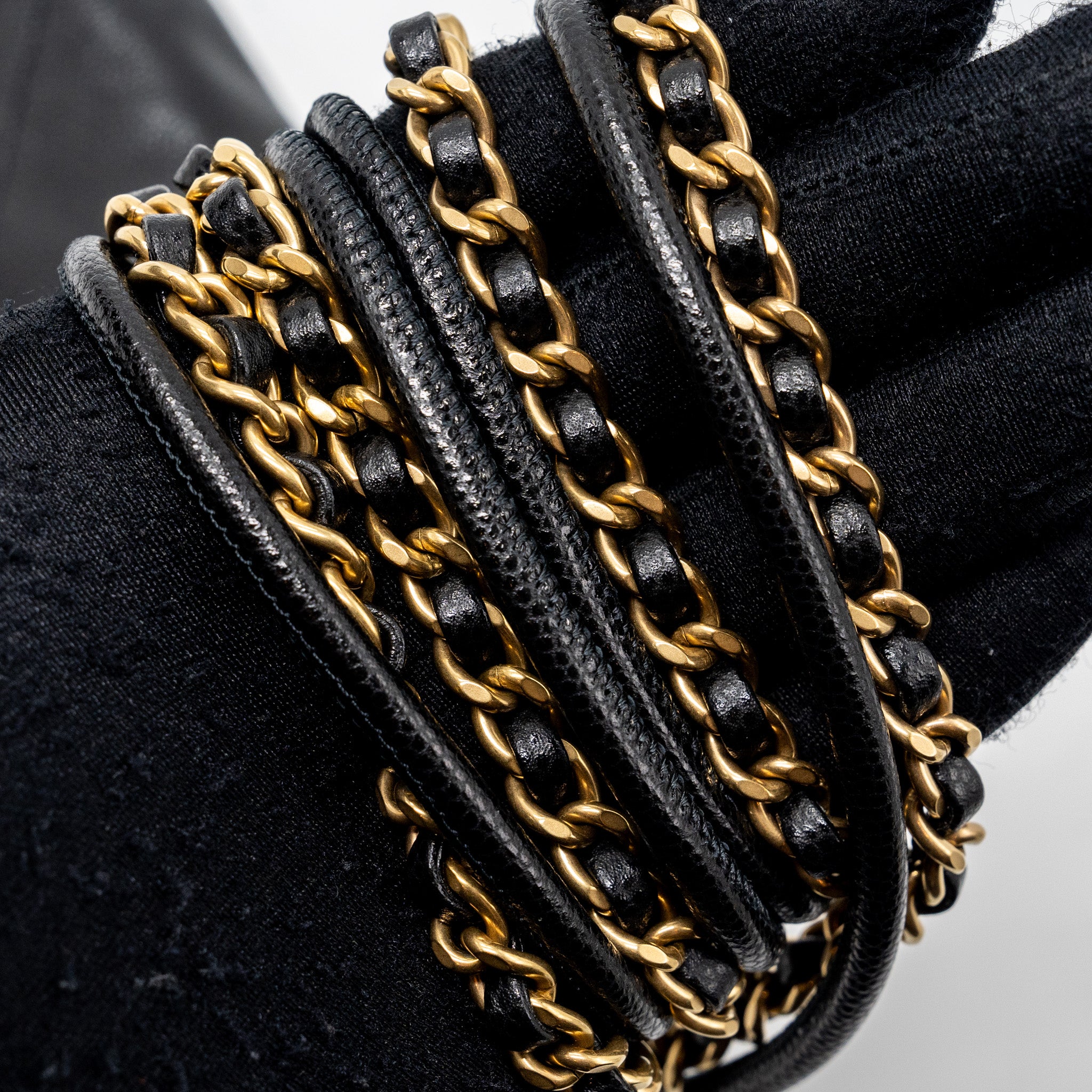 Chanel mini 22 bag caviar black GHW (microchip) - Image 13