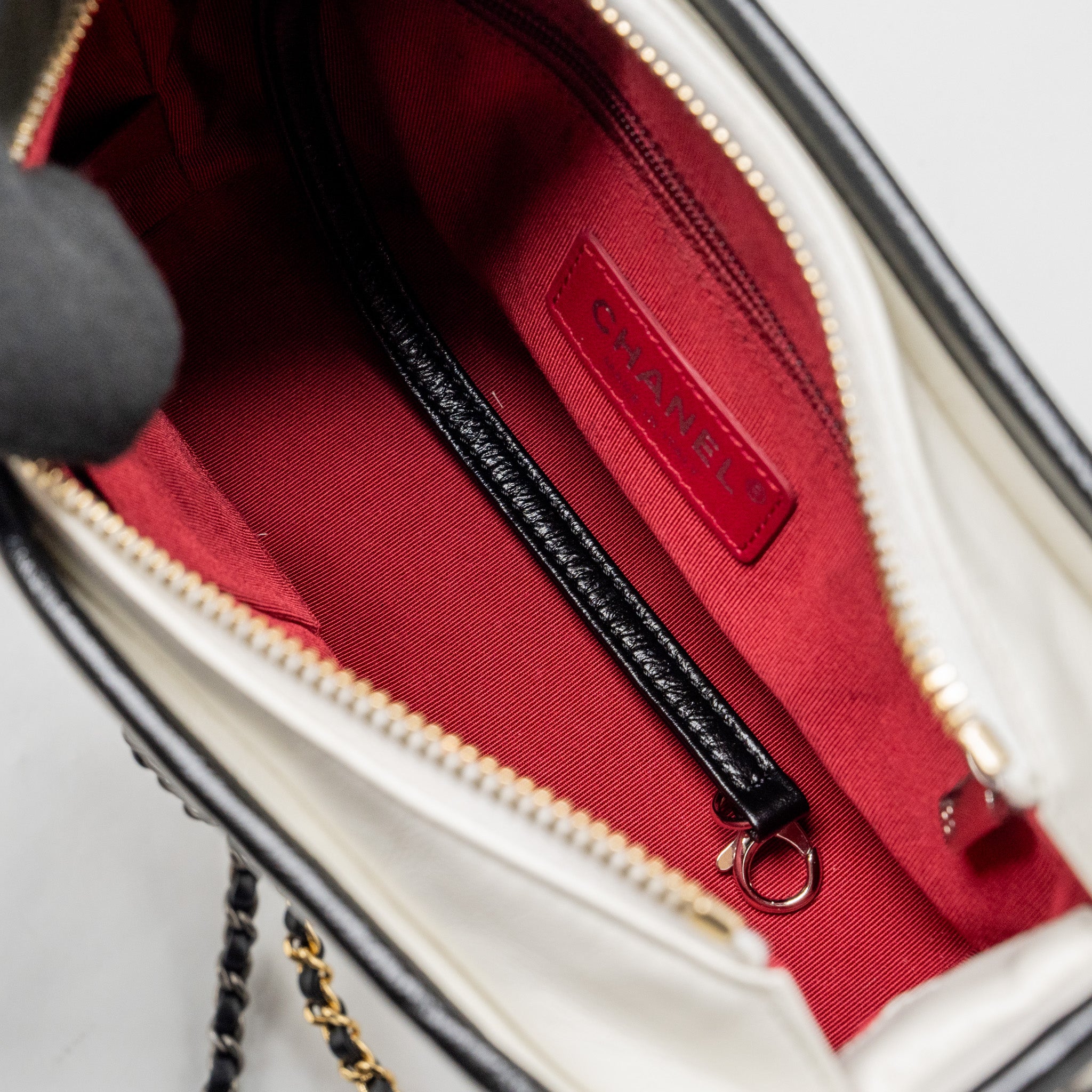 Chanel Small Gabrielle Hobo Bag Aged Calfskin White MultIcolour Hardware - Image 8