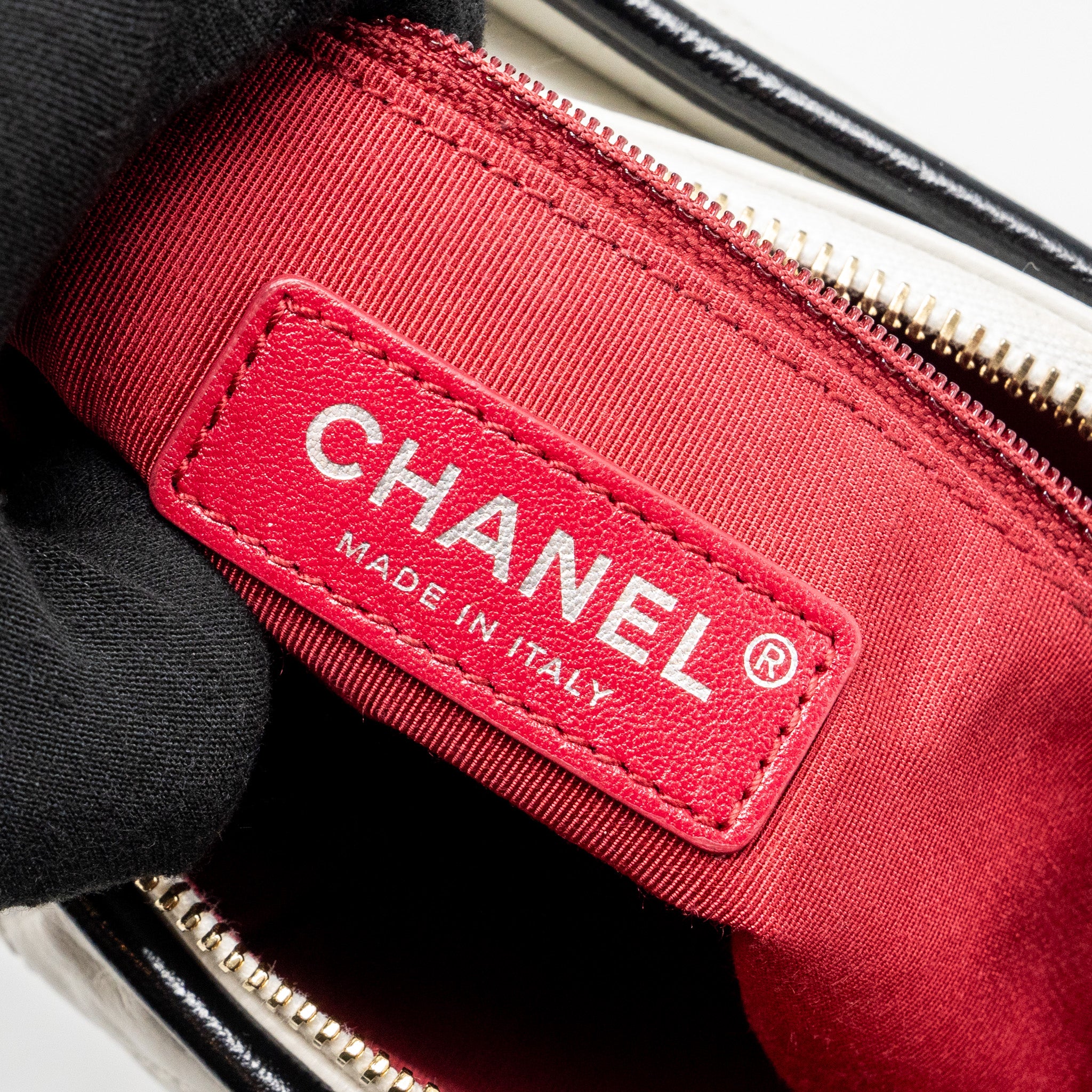 Chanel Small Gabrielle Hobo Bag Aged Calfskin White MultIcolour Hardware - Image 9