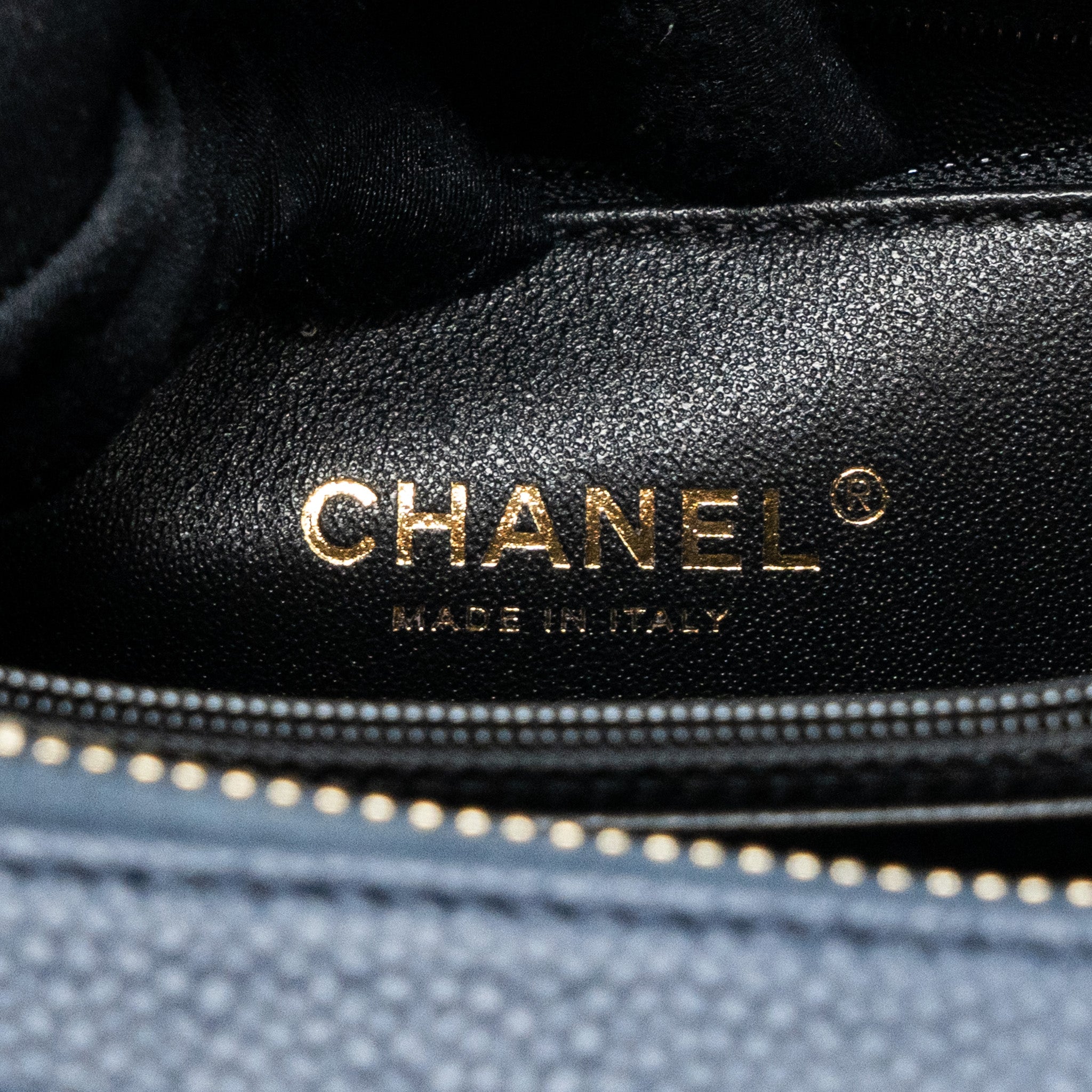 Chanel Filigree Camera Bag Caviar Dark Blue/ Black GHW - Image 10