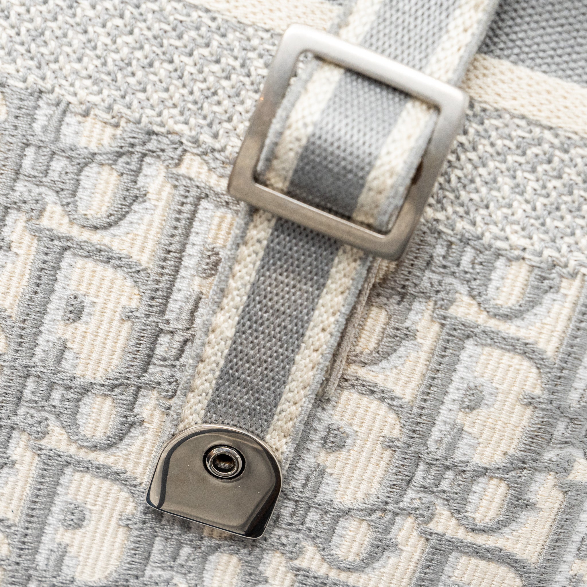 Dior Diorcamp Messenger Bag Oblique Embroidery Light Grey SHW - Image 9