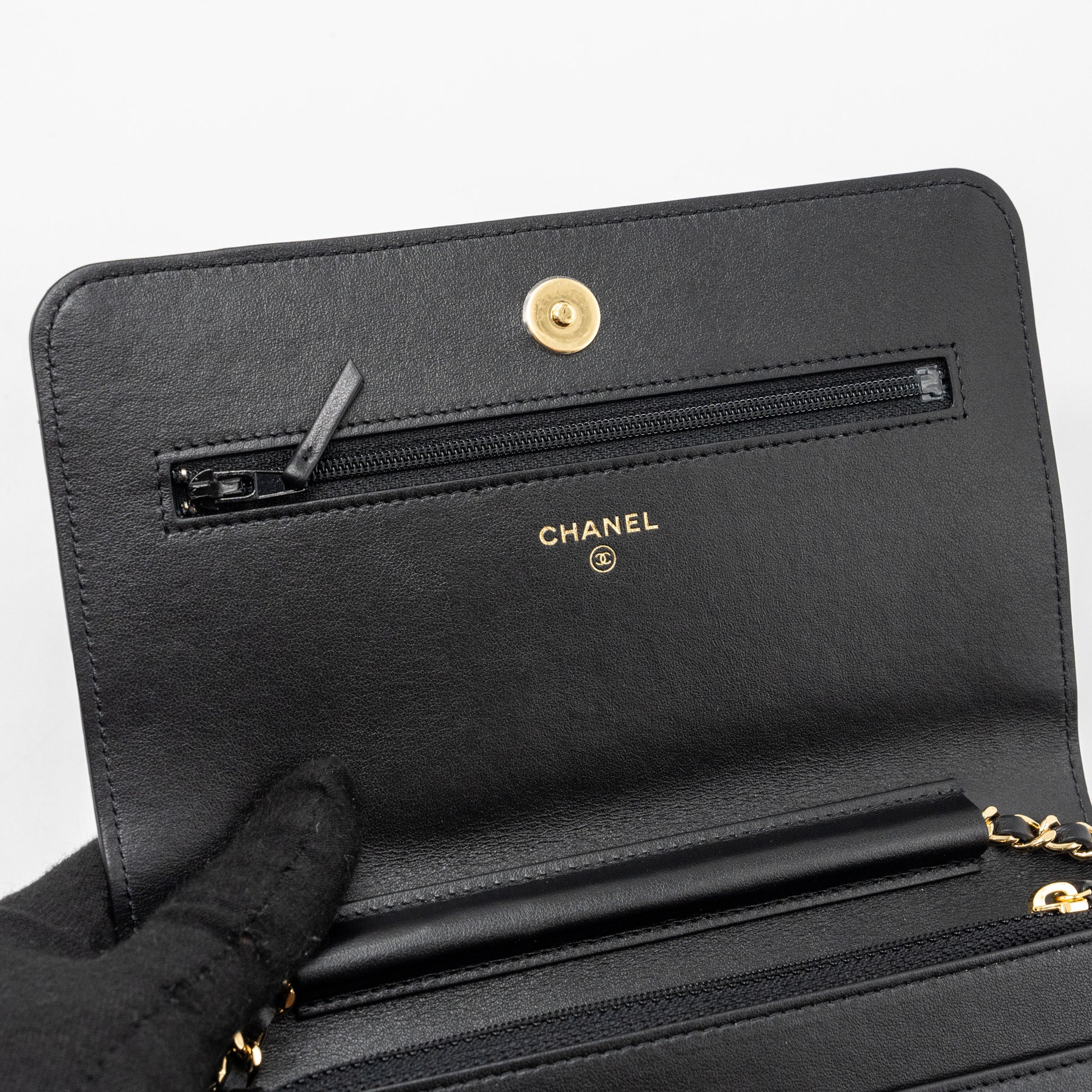 Chanel Quilted Wallet on Chain Shiny Calfskin Black GHW (Microchip) - Image 9