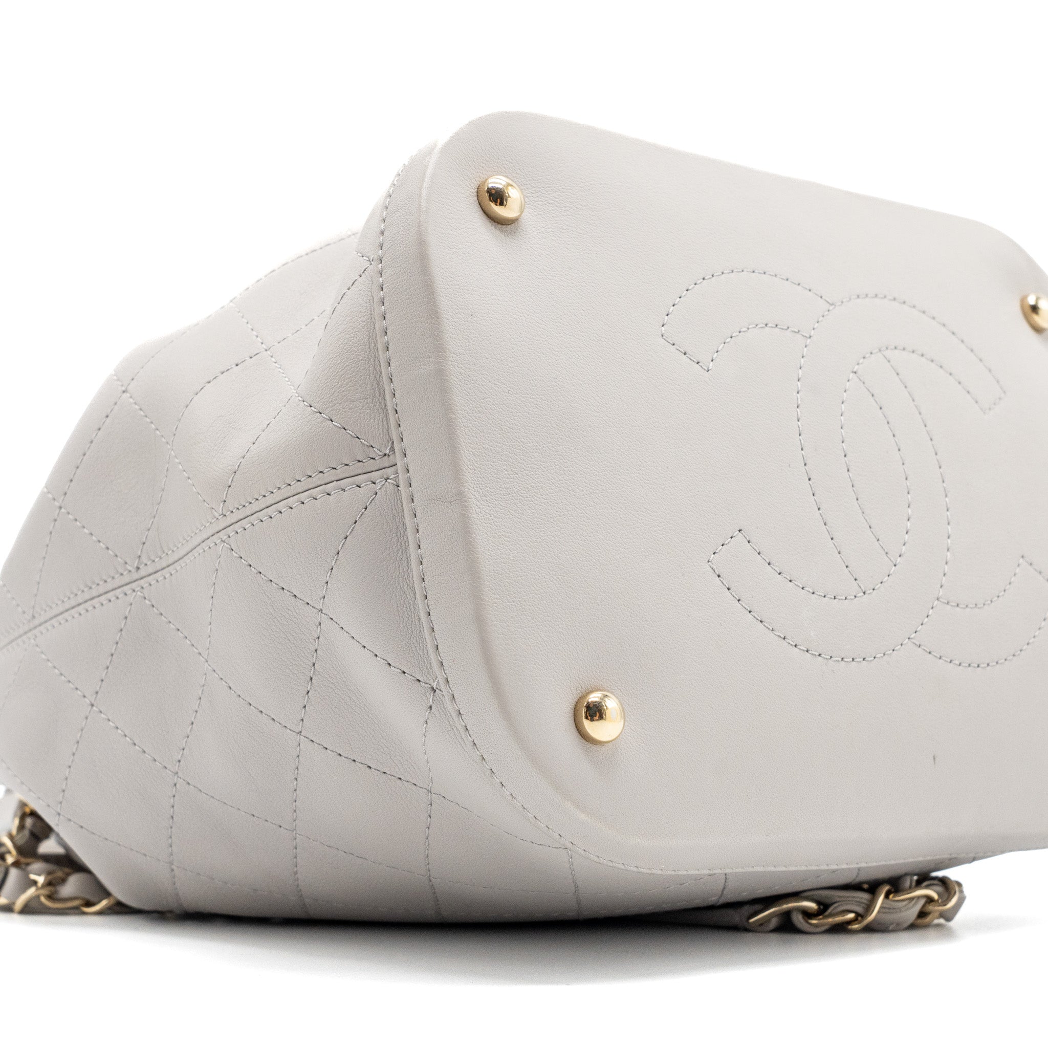 Chanel quilted bucket bag lambskin grey LGHW - Image 6