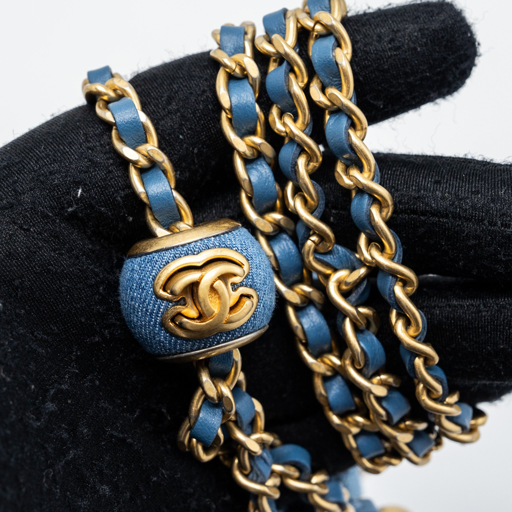Chanel 22C Pearl Crush wallet on chain Denim blue GHW(microchip) - Image 11