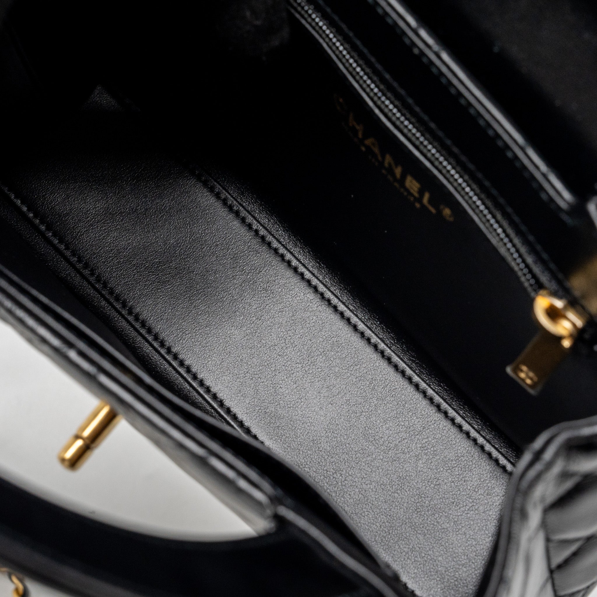 Chanel 24P Mini Shopping Tote/ Kelly Bag Calfskin Black GHW (MICROCHIP) - Image 12