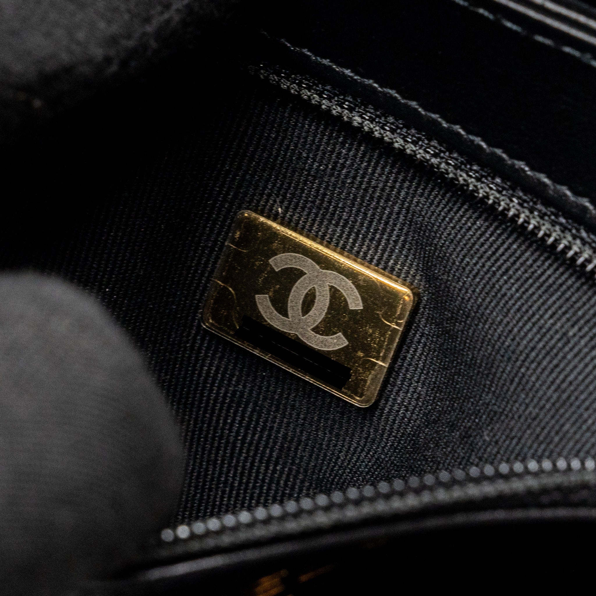 Chanel 24P Mini Shopping Tote/ Kelly Bag Calfskin Black GHW (MICROCHIP) - Image 14