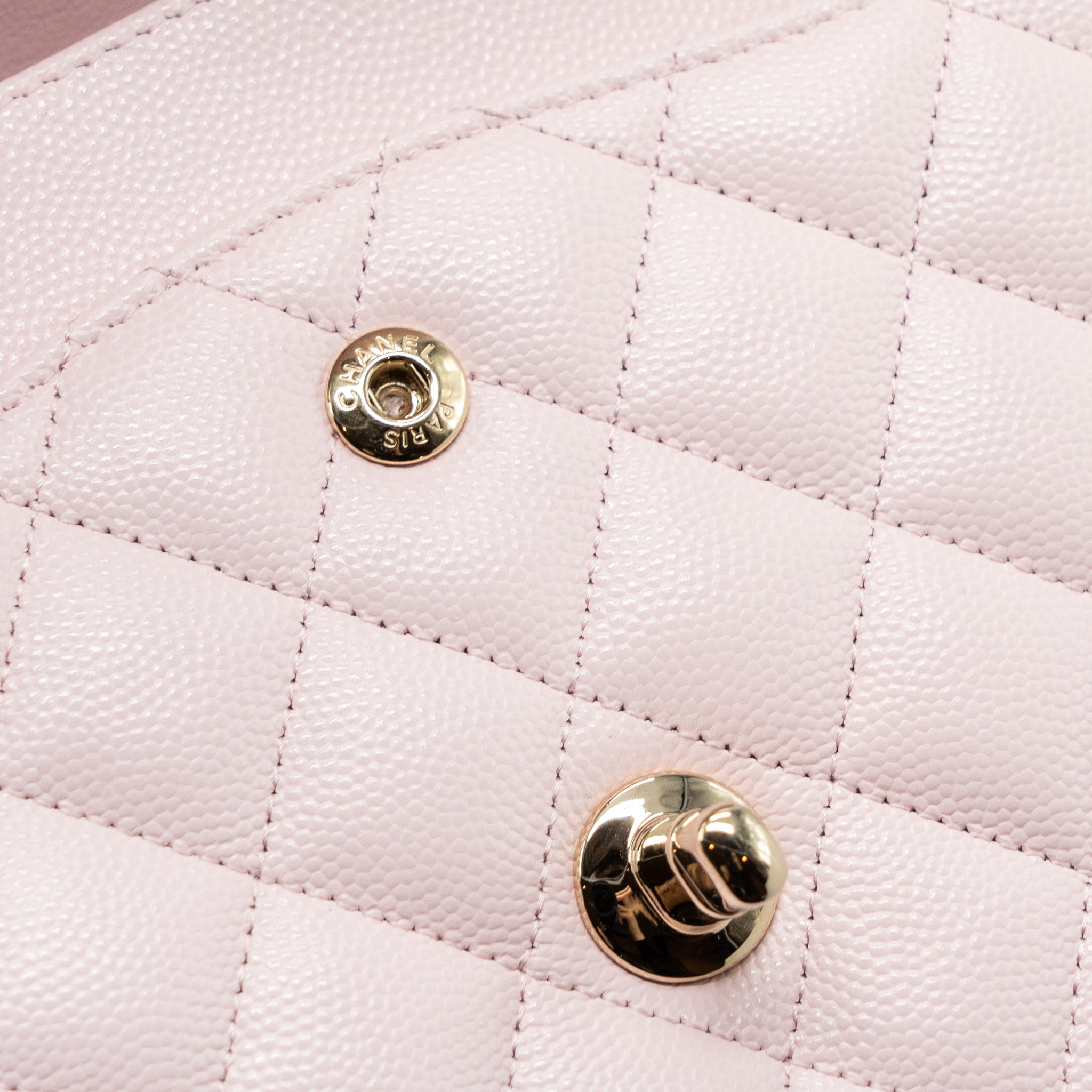 Chanel medium classic double flap bag caviar light pink LGHW (microchip) - Image 10