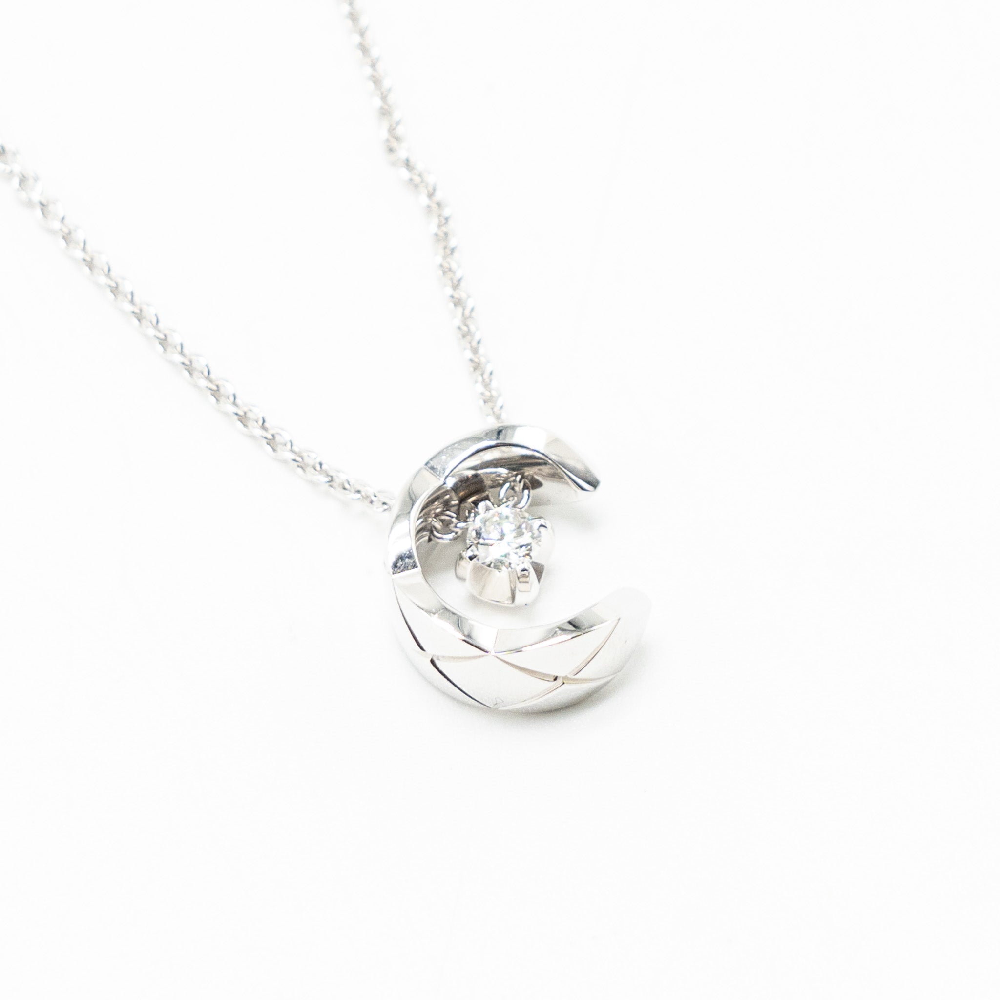 Chanel Coco Crush Necklace Quilted motif 18k white gold, diamonds - Image 4