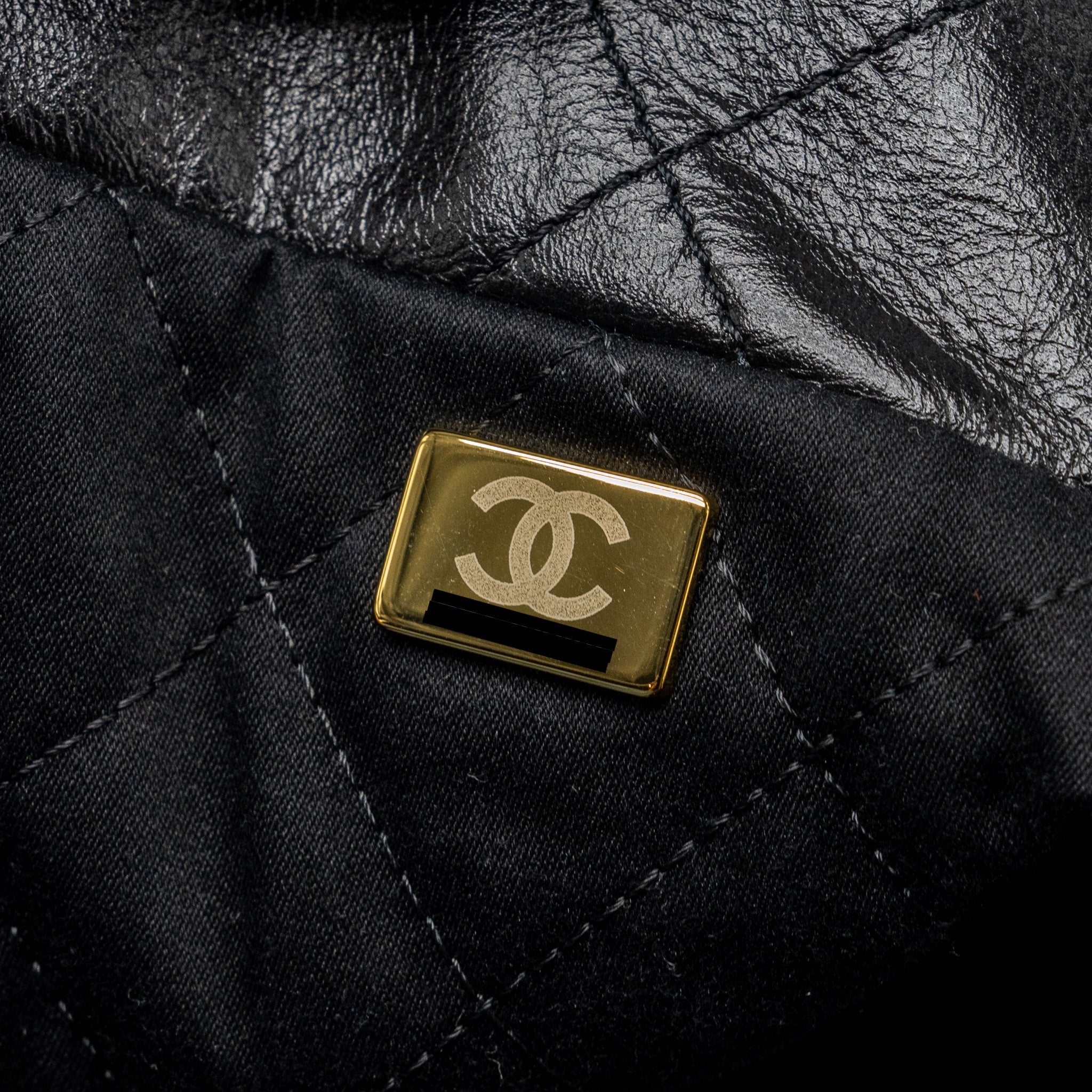 Chanel Medium 22 Bag Shiny Calfskin Black GHW (Microchip) - Image 13
