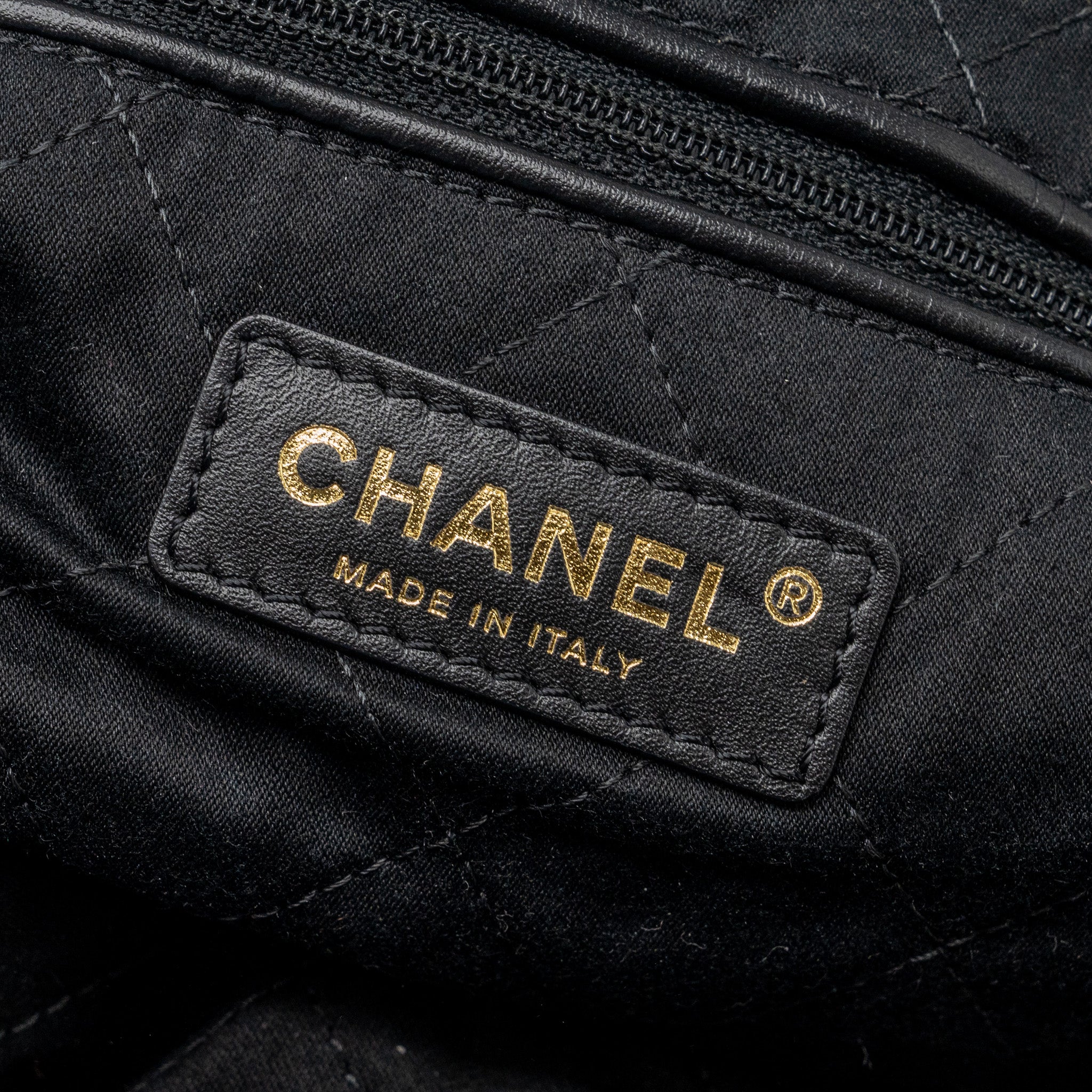 Chanel Medium 22 Bag Shiny Calfskin Black GHW (Microchip) - Image 14