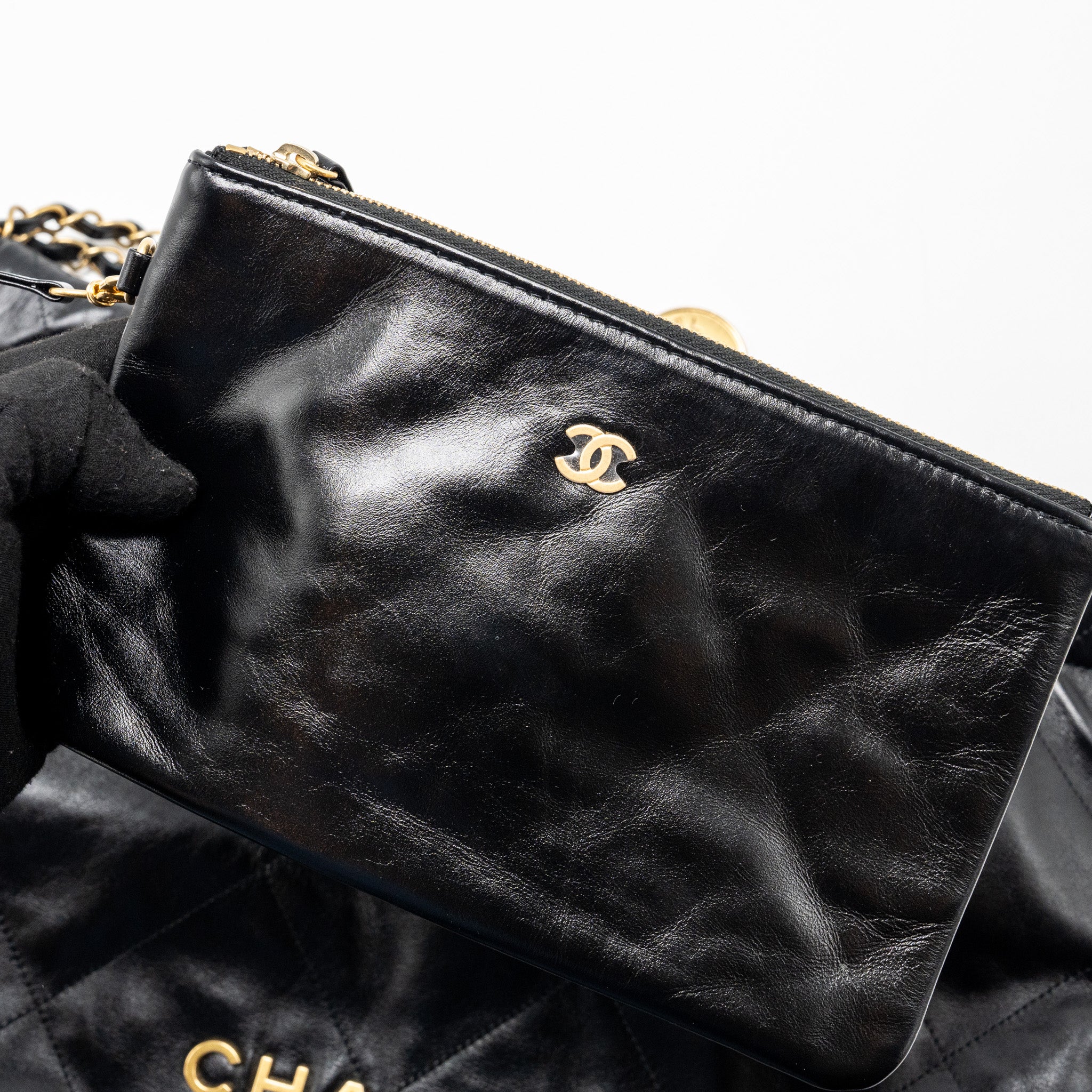 Chanel Medium 22 Bag Shiny Calfskin Black GHW (Microchip) - Image 15