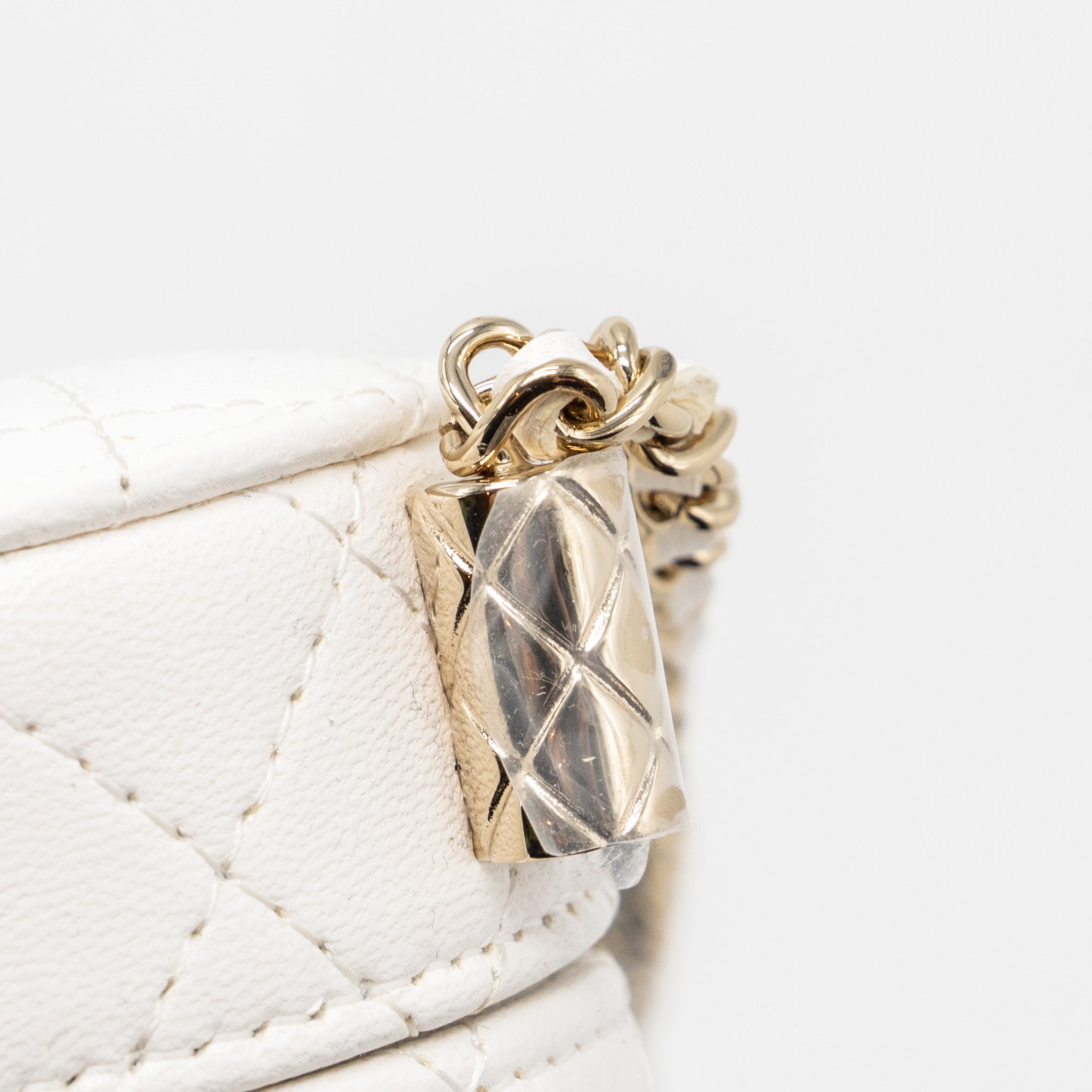 Chanel mini vanity with chain lambskin white LGHW - Image 9