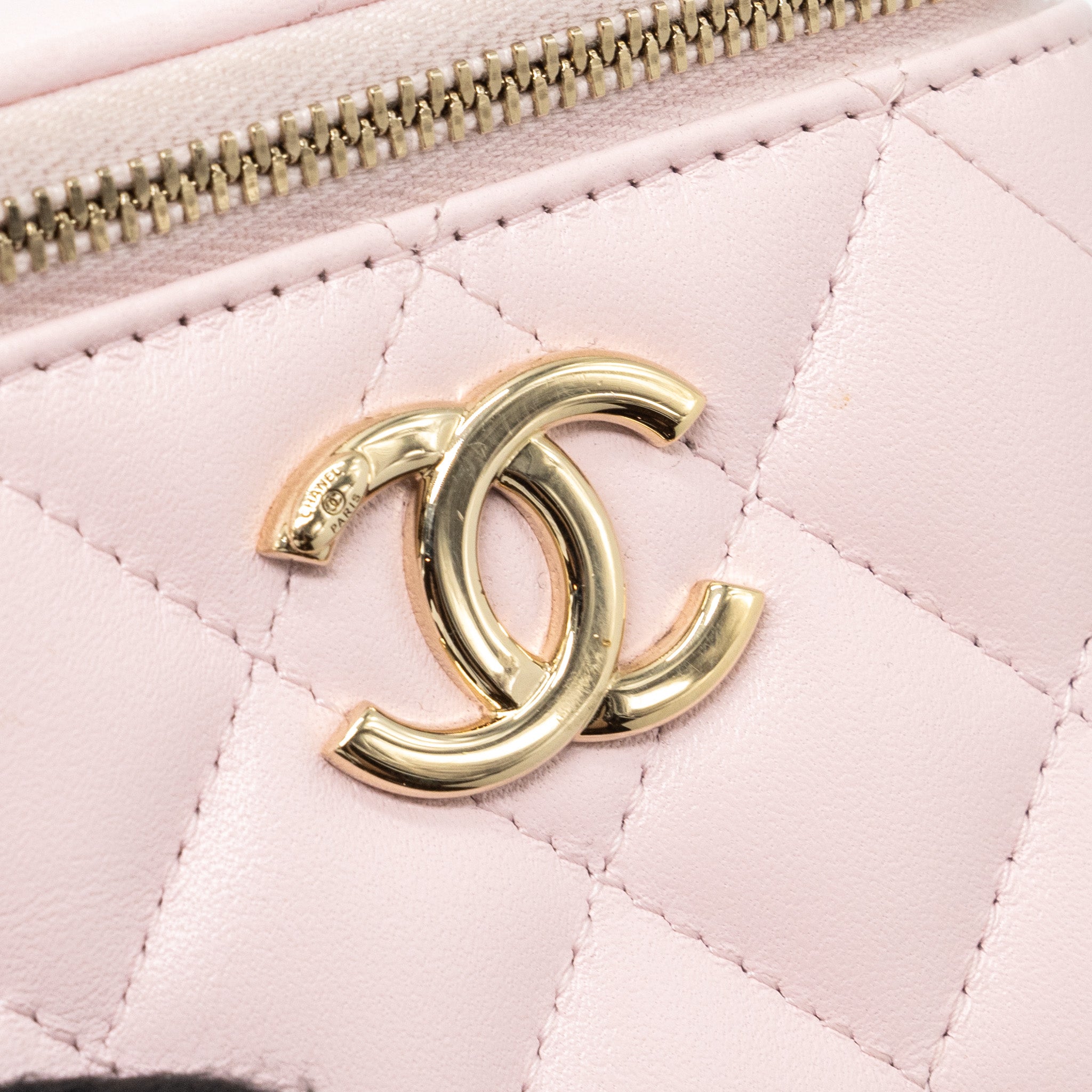 Chanel mini vanity with giant chain lambskin light pink LGHW - Image 9