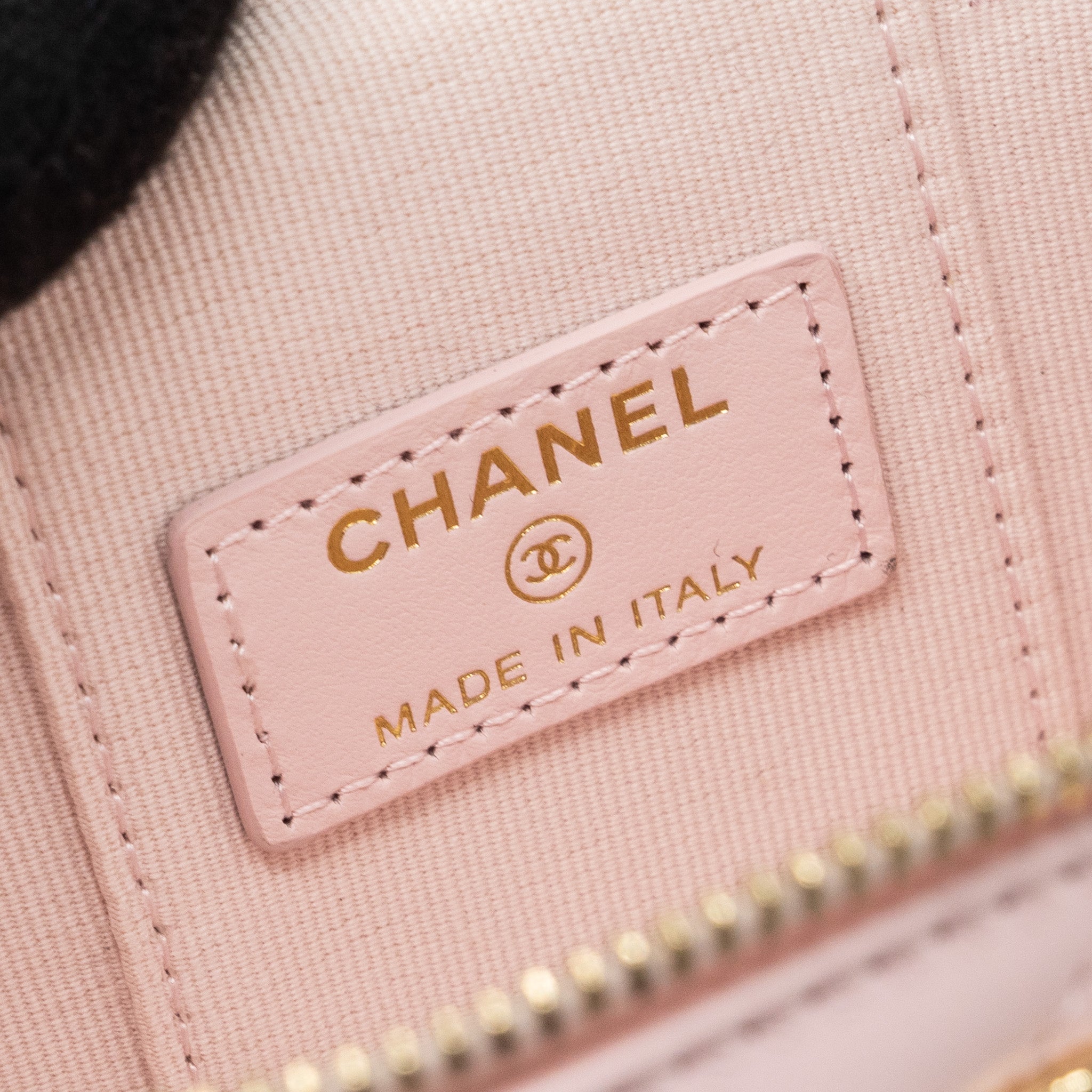 Chanel mini vanity with giant chain lambskin light pink LGHW - Image 13